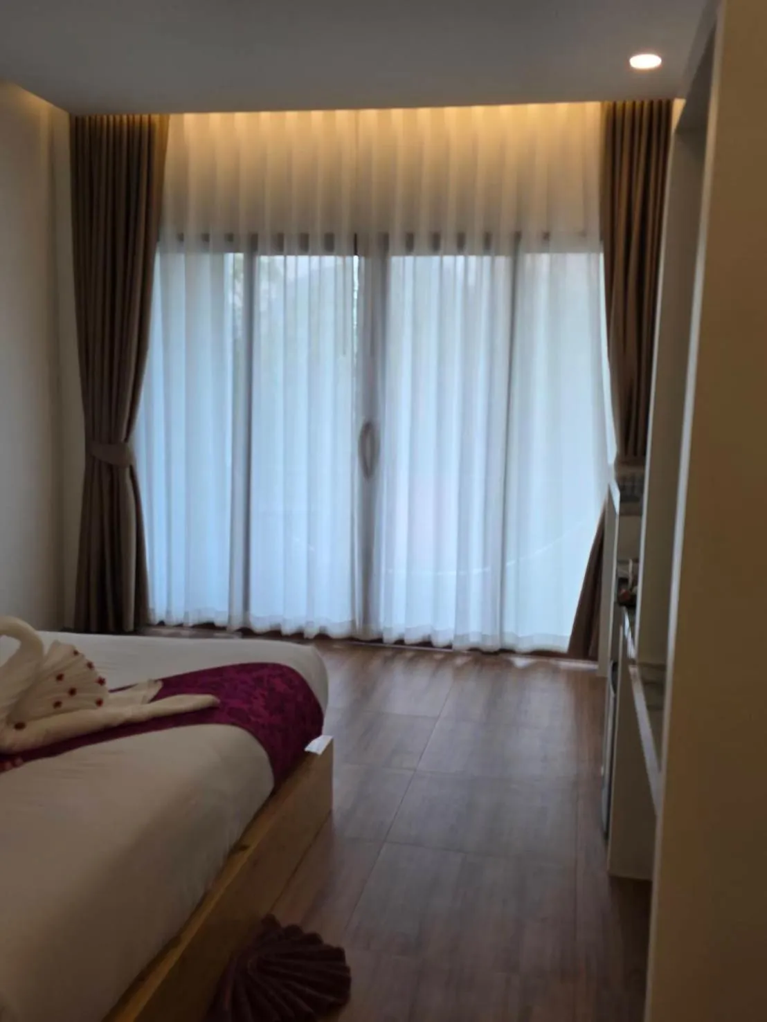 Bed in Baannai Lake View Resort