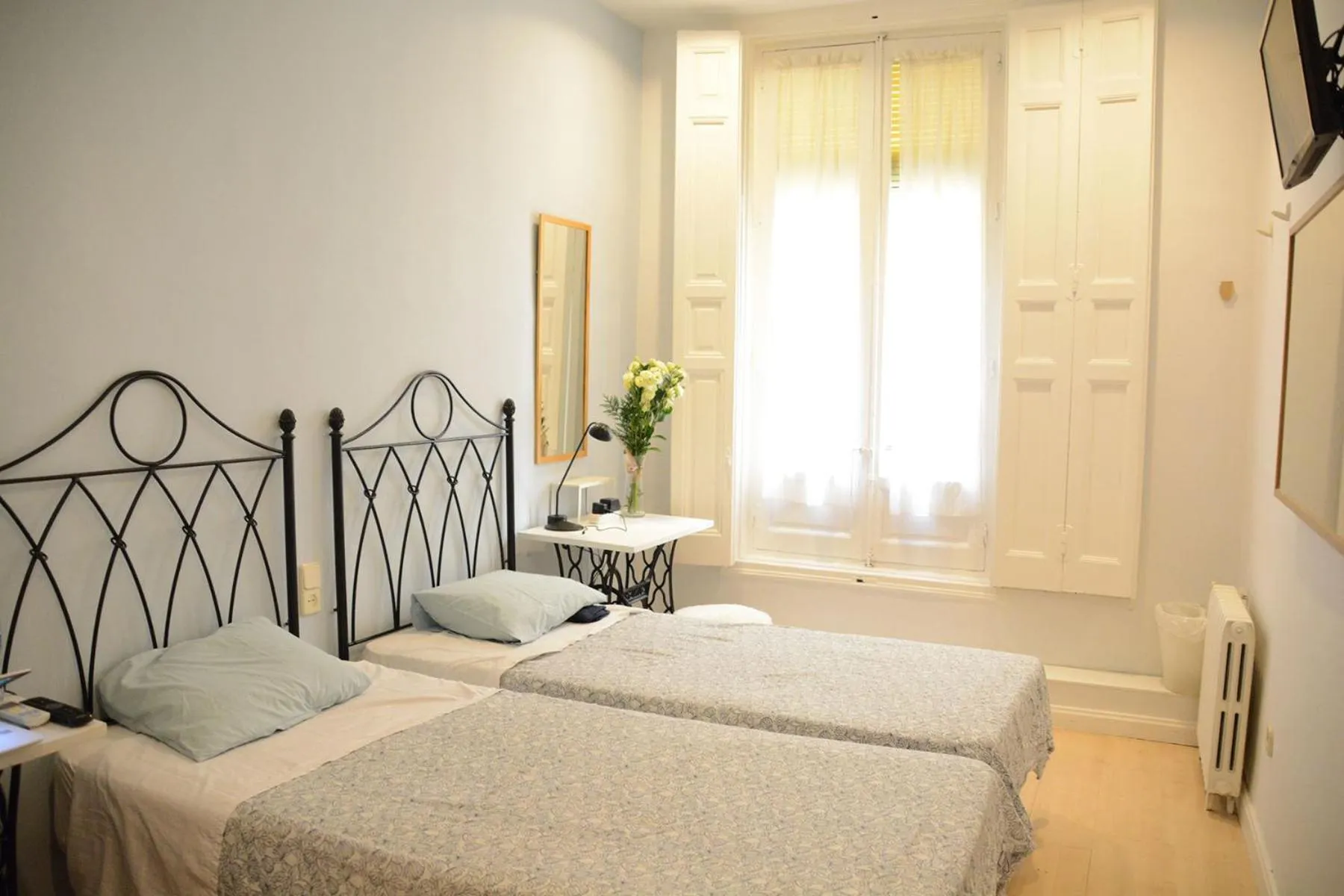 Photo of the whole room in Alvaro Residencia