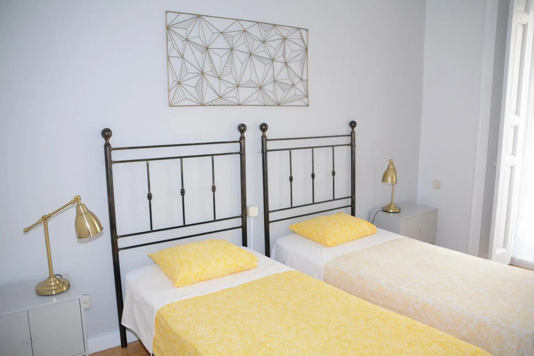 Photo of the whole room in Alvaro Residencia