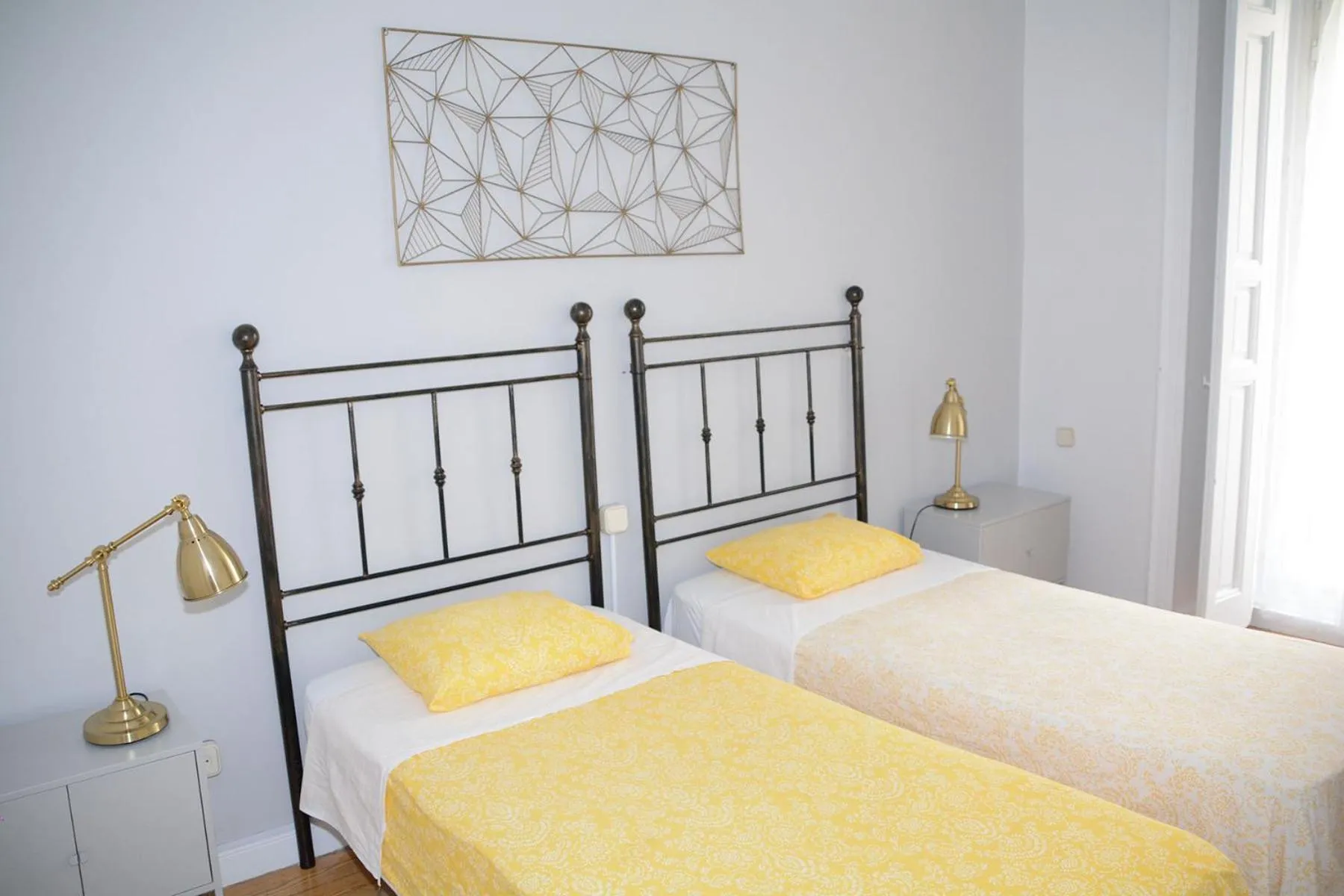 Photo of the whole room in Alvaro Residencia