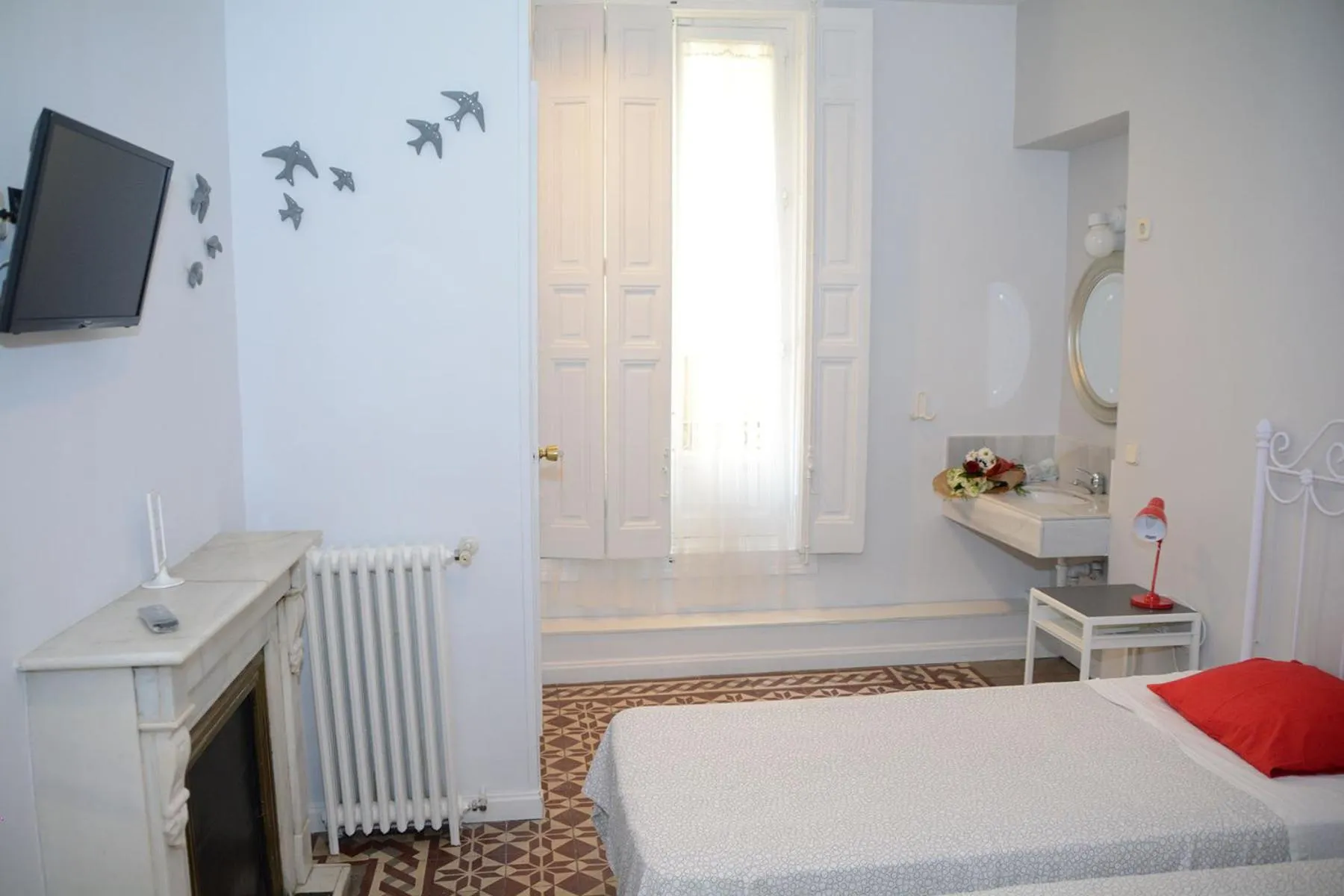 Photo of the whole room in Alvaro Residencia