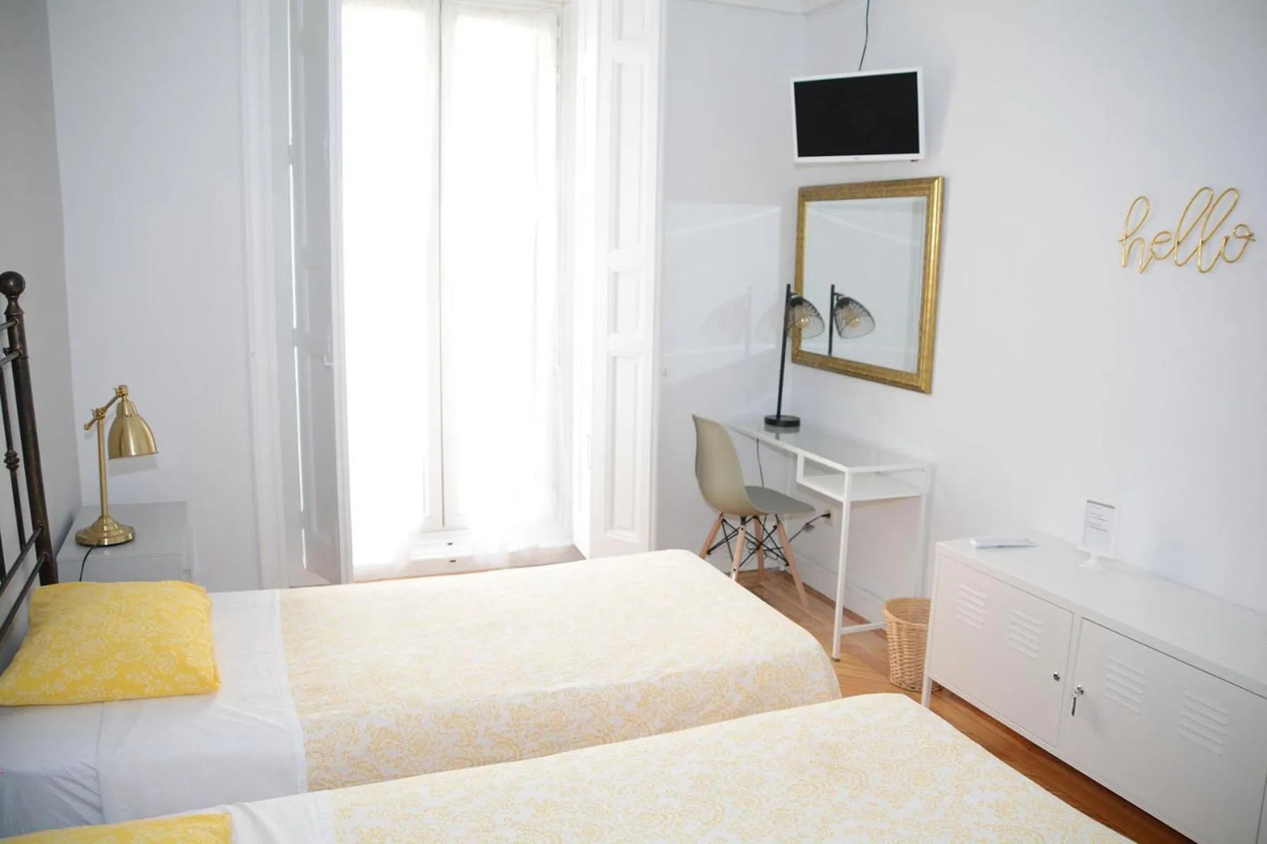 Photo of the whole room in Alvaro Residencia