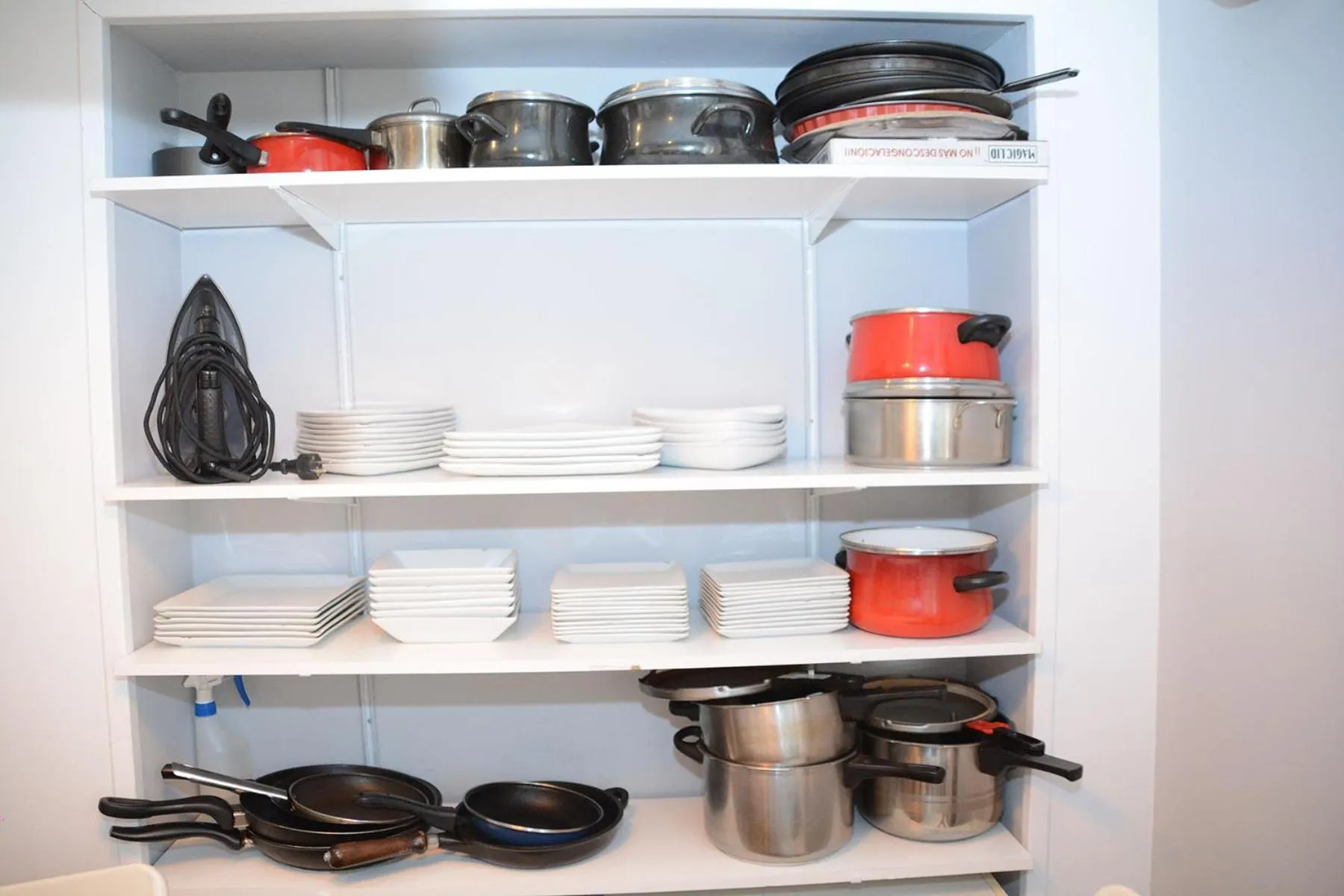 Communal kitchen in Alvaro Residencia