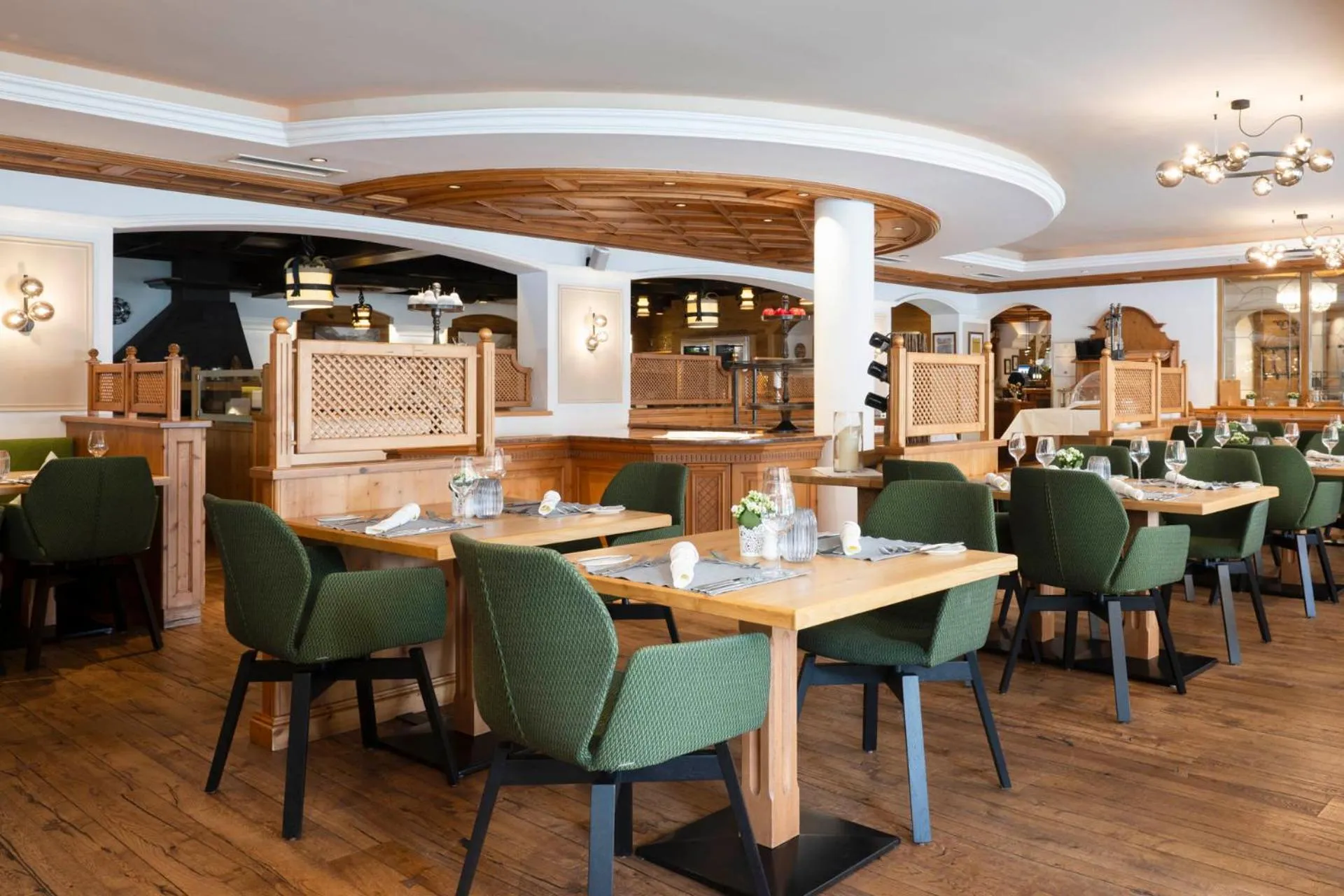 Restaurant/places to eat in Sepp & Hannis Suiten im Dorf