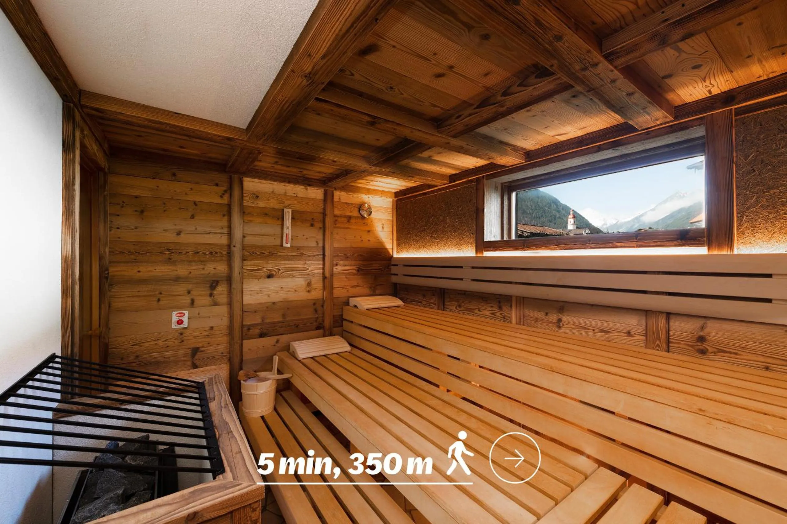 Sauna in Sepp & Hannis Suiten im Dorf