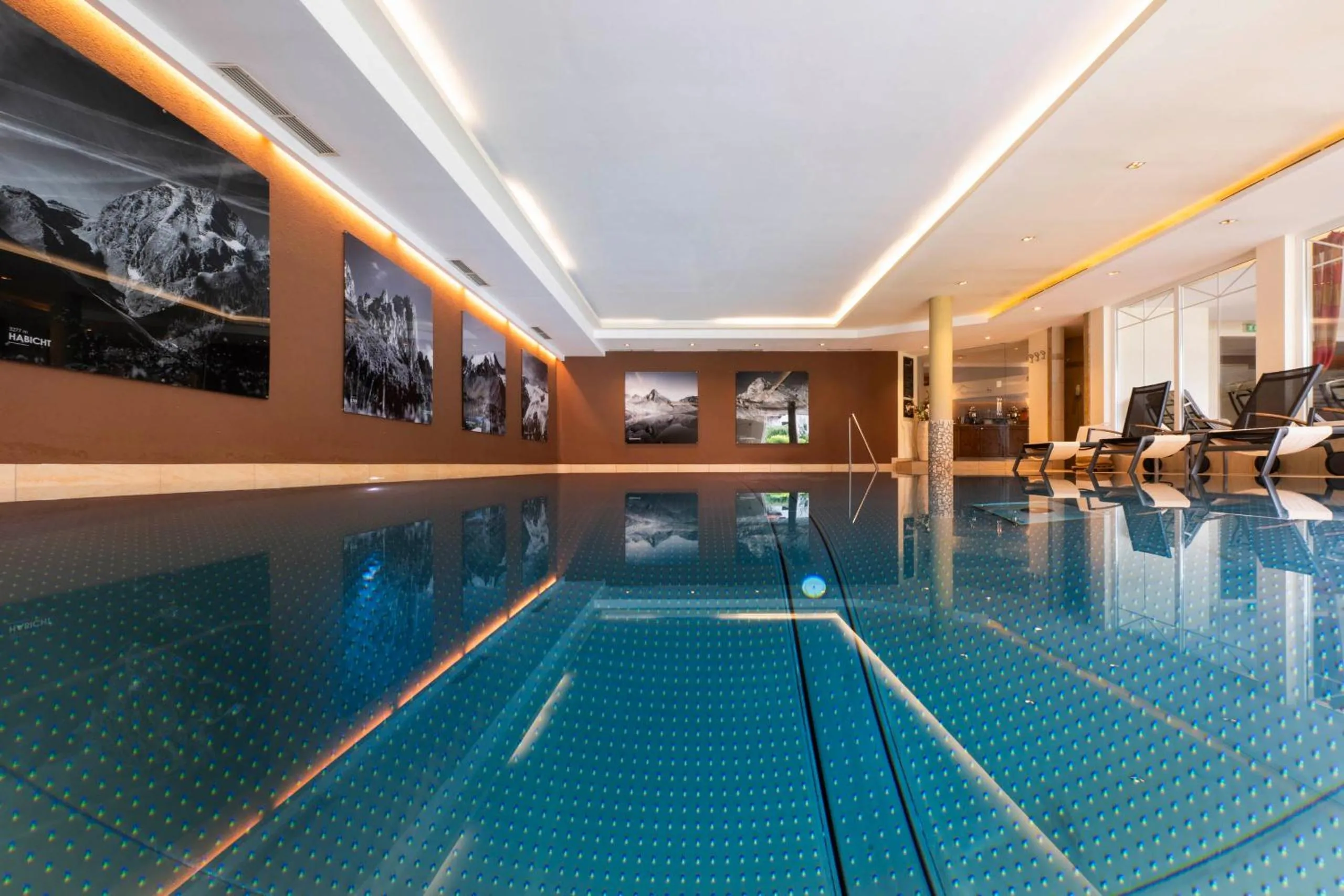 Pool view in Sepp & Hannis Suiten im Dorf