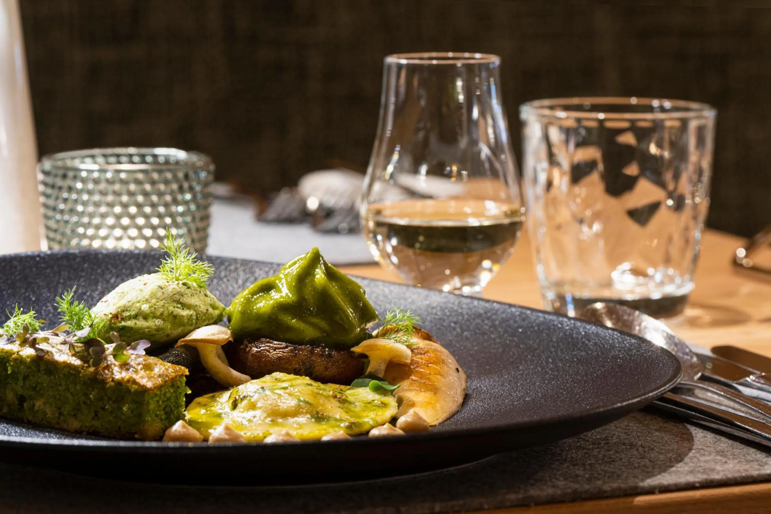 Dinner in Sepp & Hannis Suiten im Dorf