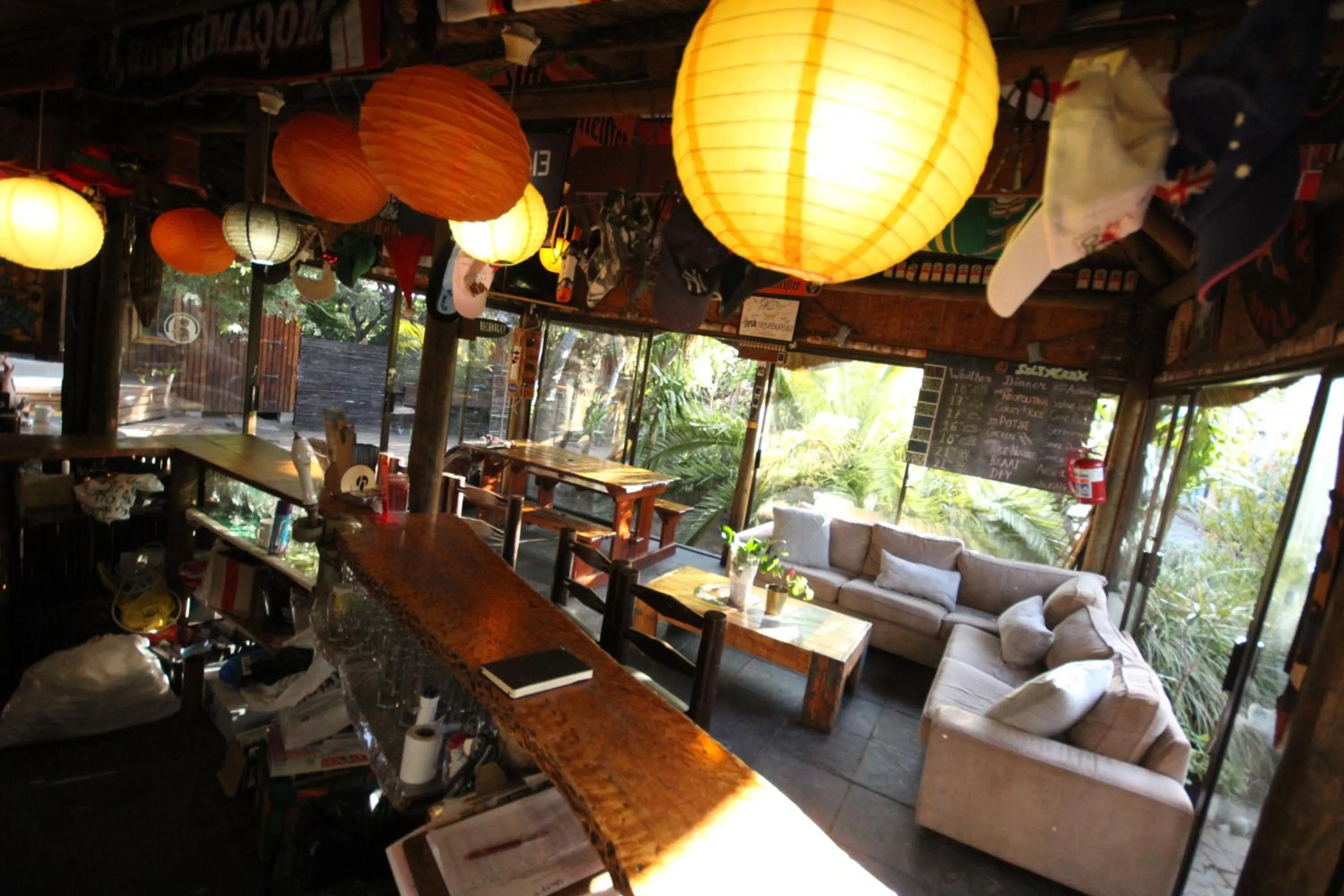 BBQ facilities in Saltycrax Backpackers and Surf Hostel