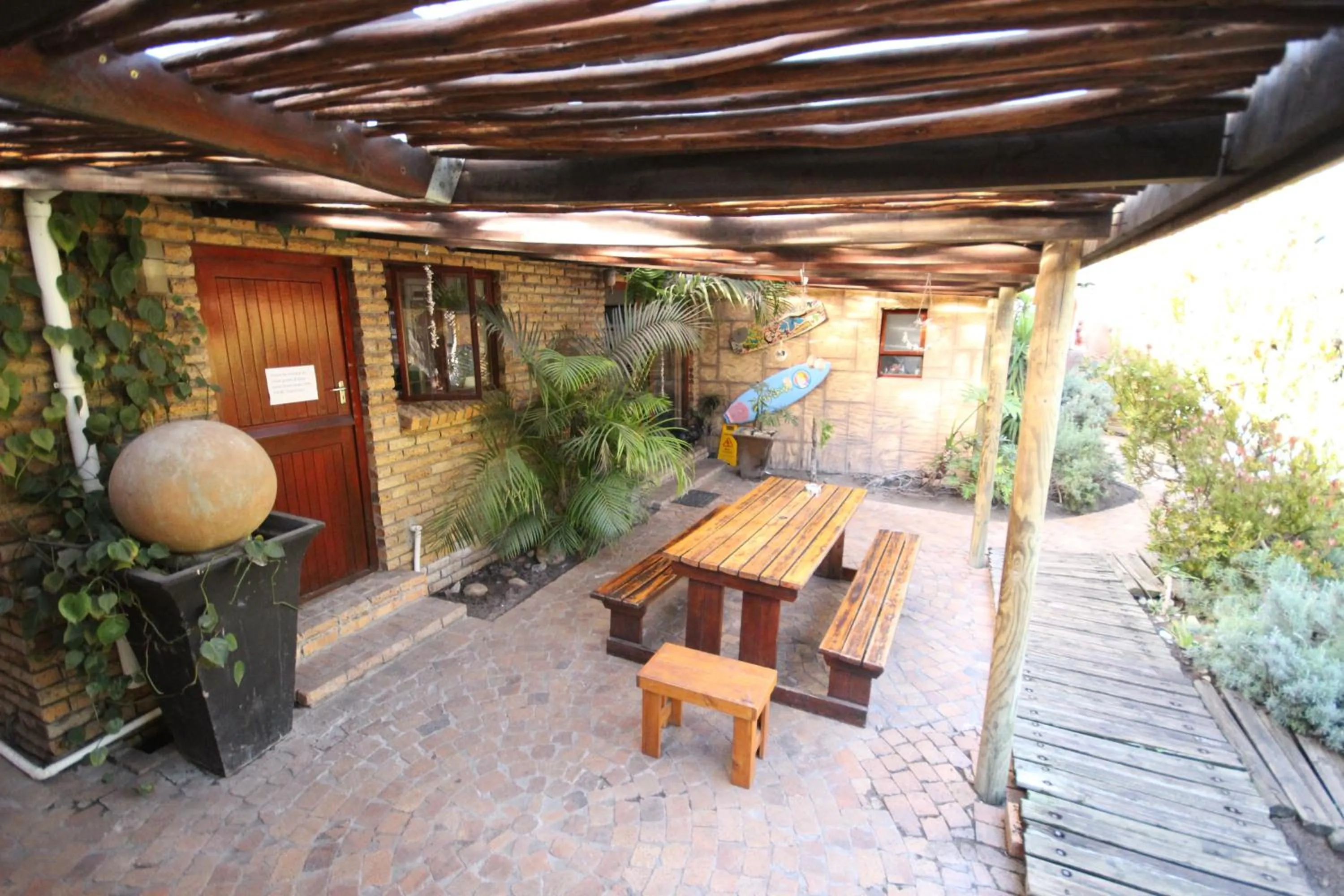 Patio in Saltycrax Backpackers and Surf Hostel