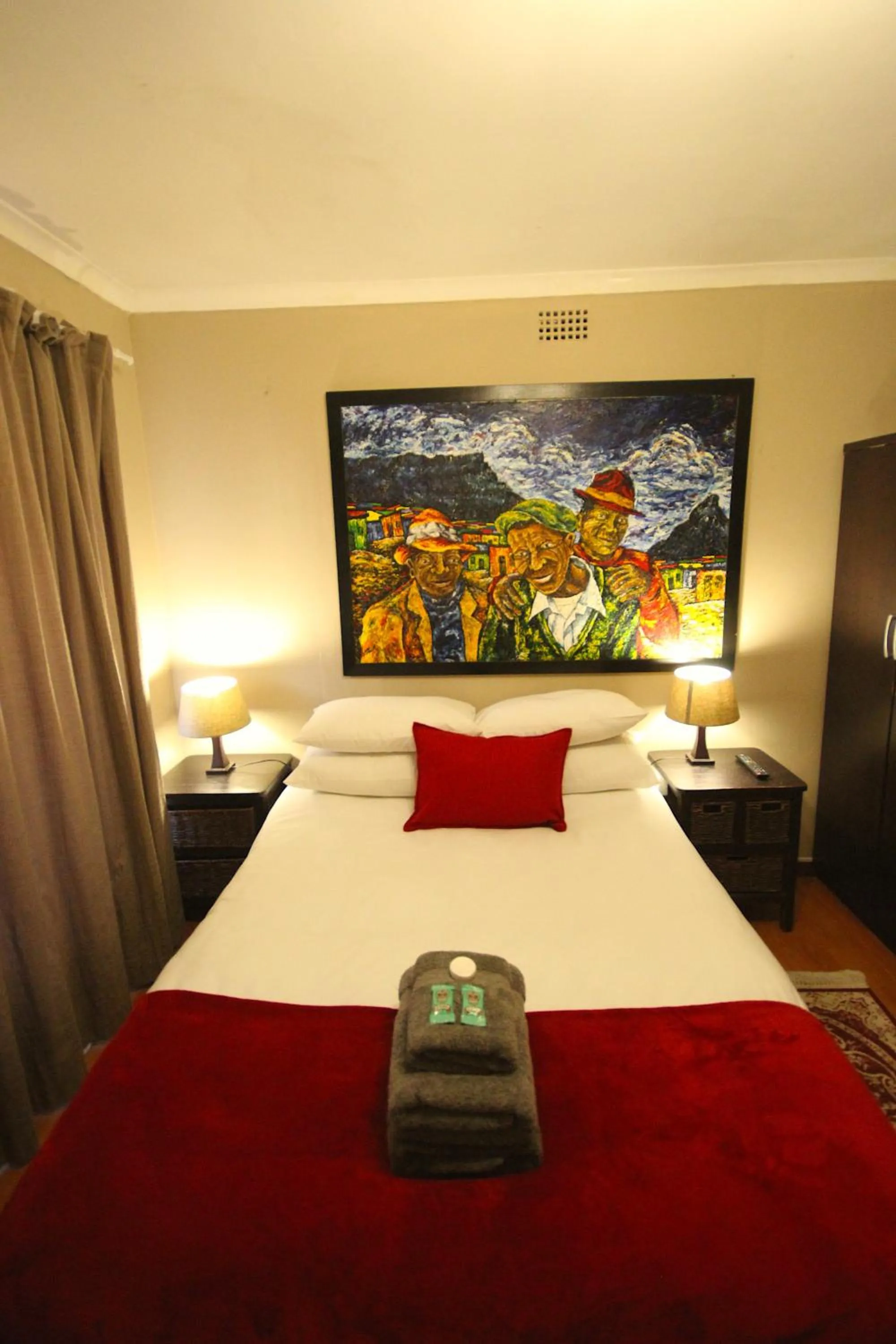 Bedroom, Bed in Saltycrax Backpackers and Surf Hostel