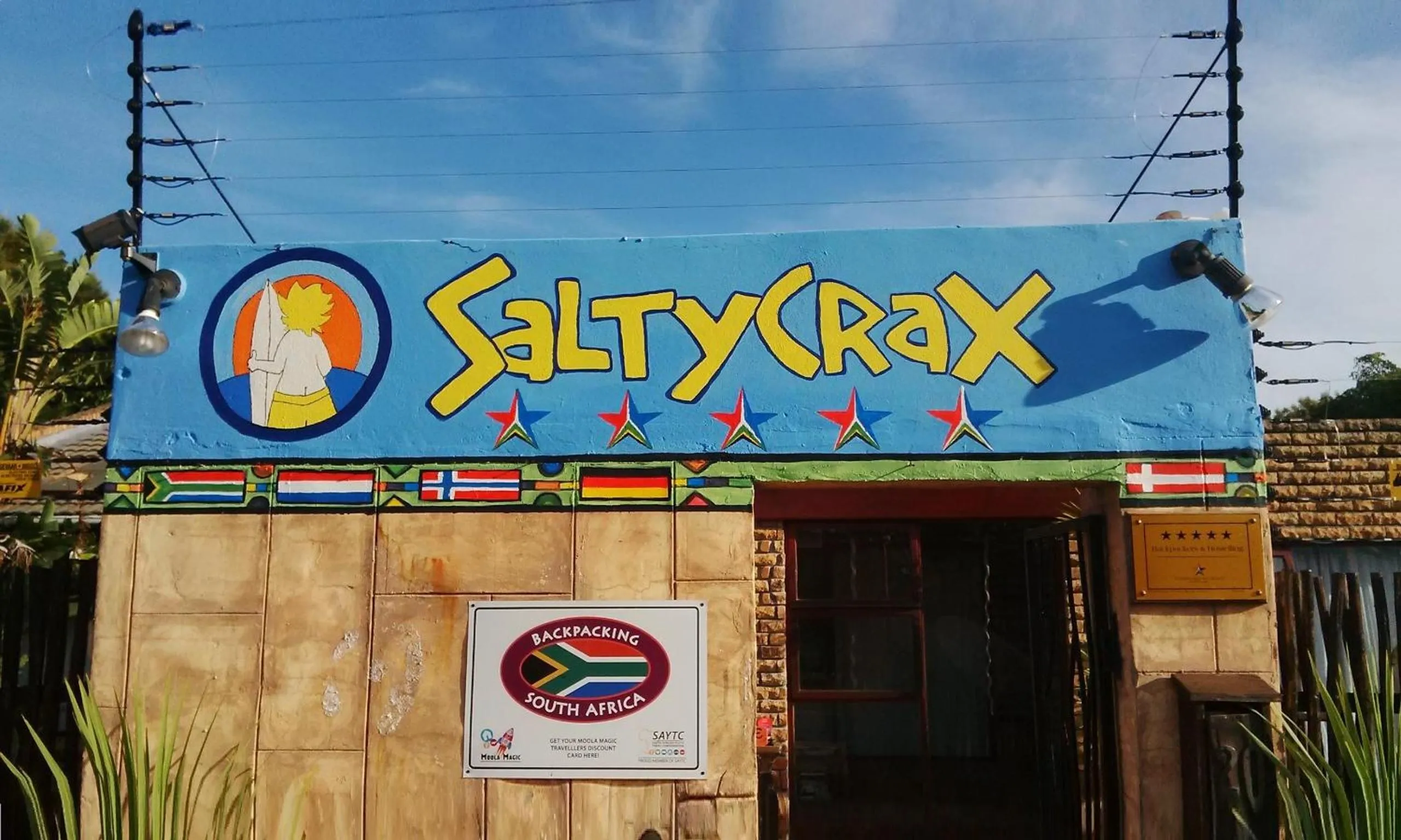 Property building in Saltycrax Backpackers and Surf Hostel