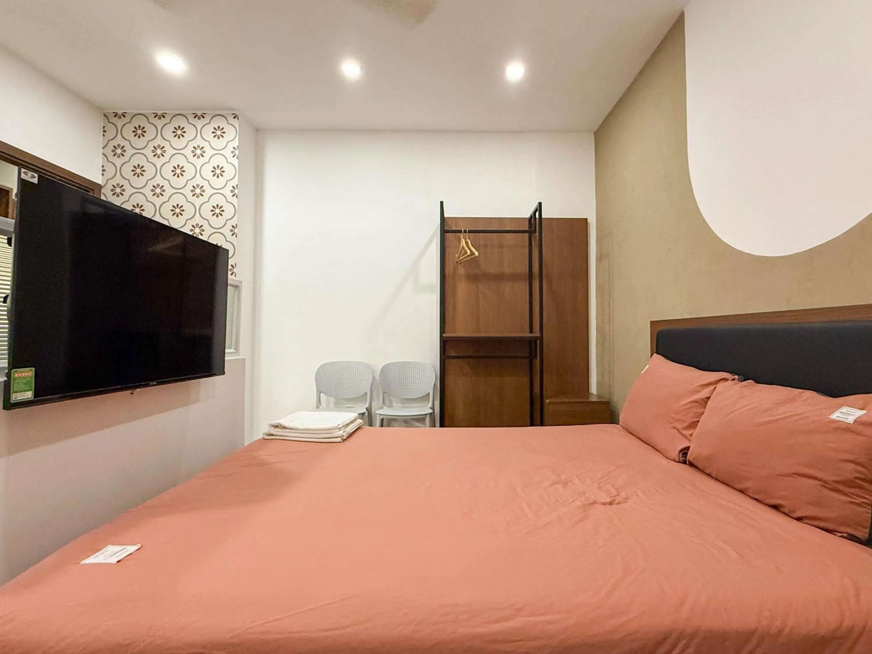 Bed in Hoang Long Son 2