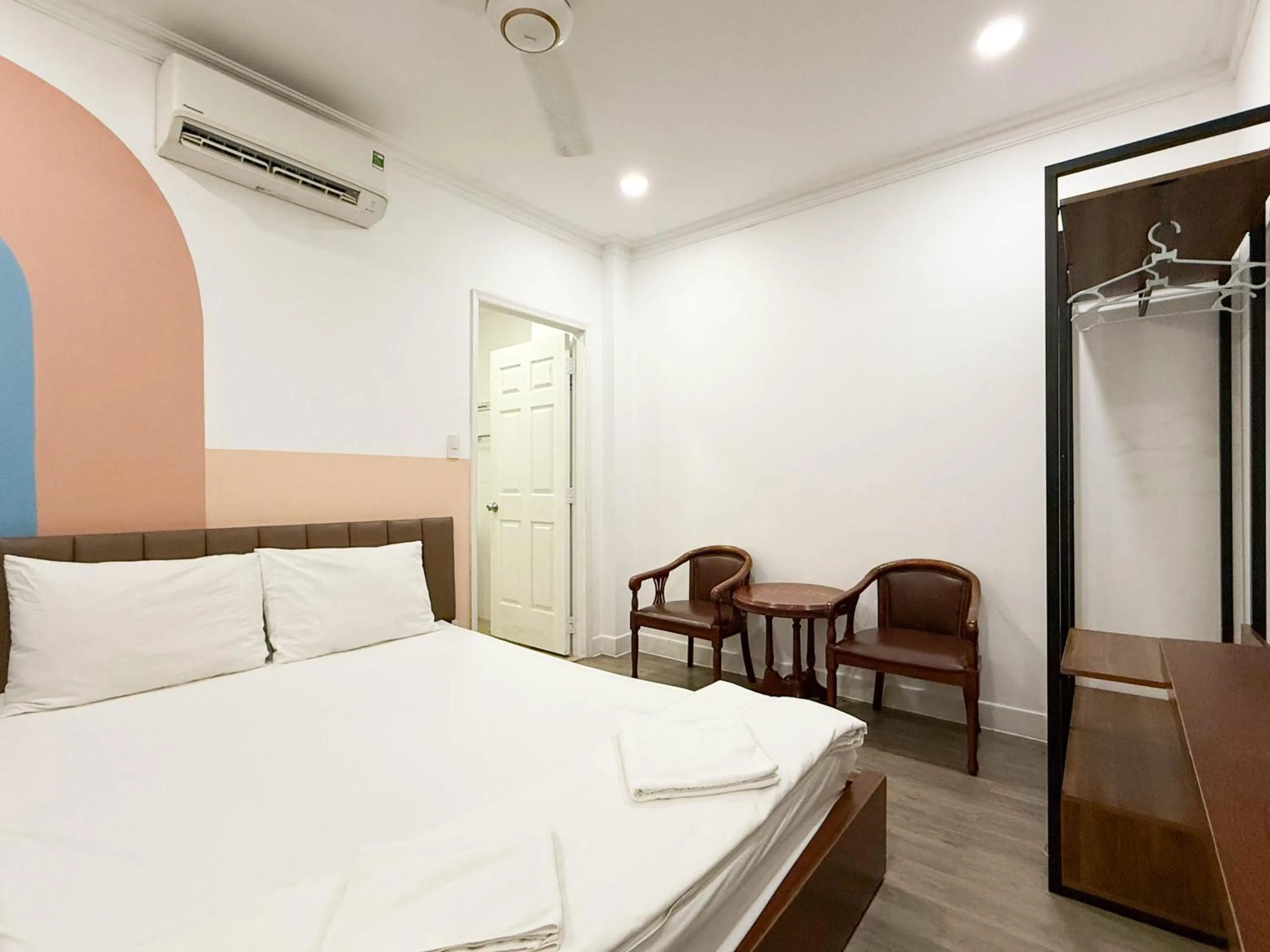 Bed in Hoang Long Son 2