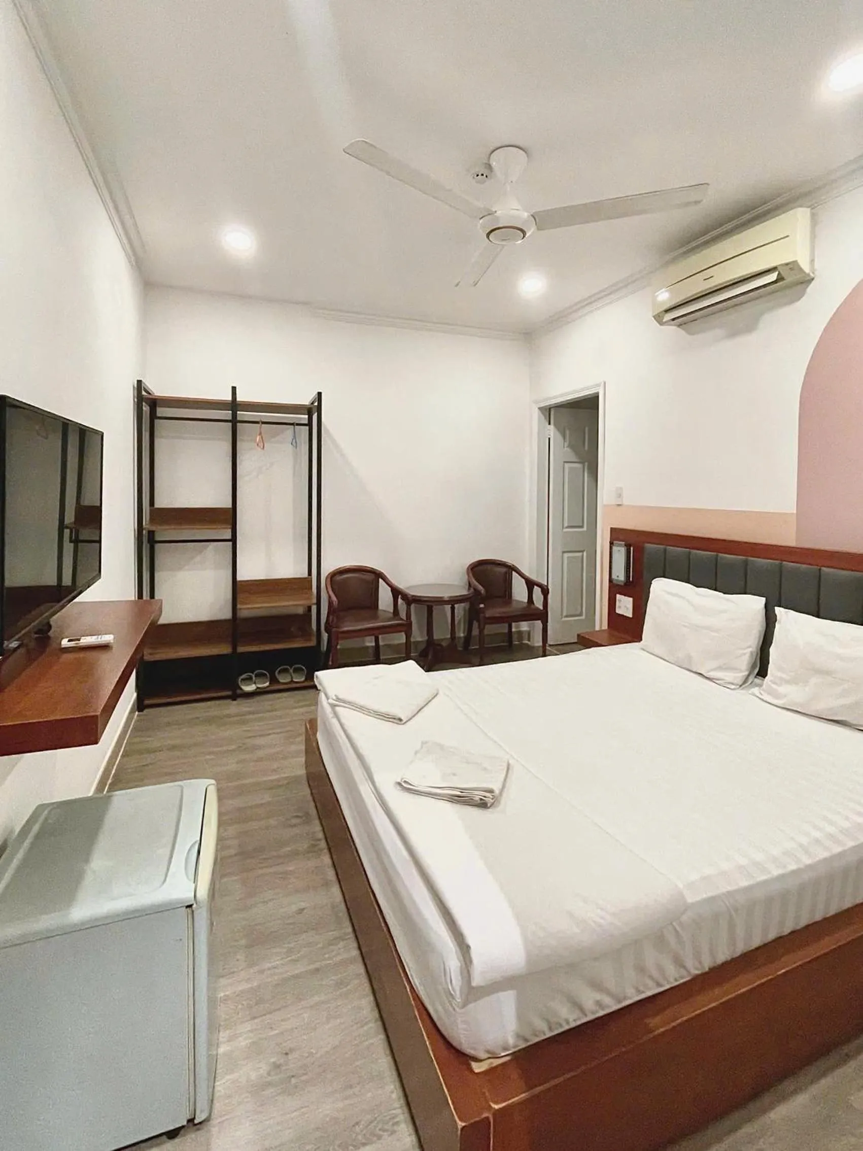 Bed in Hoang Long Son 2