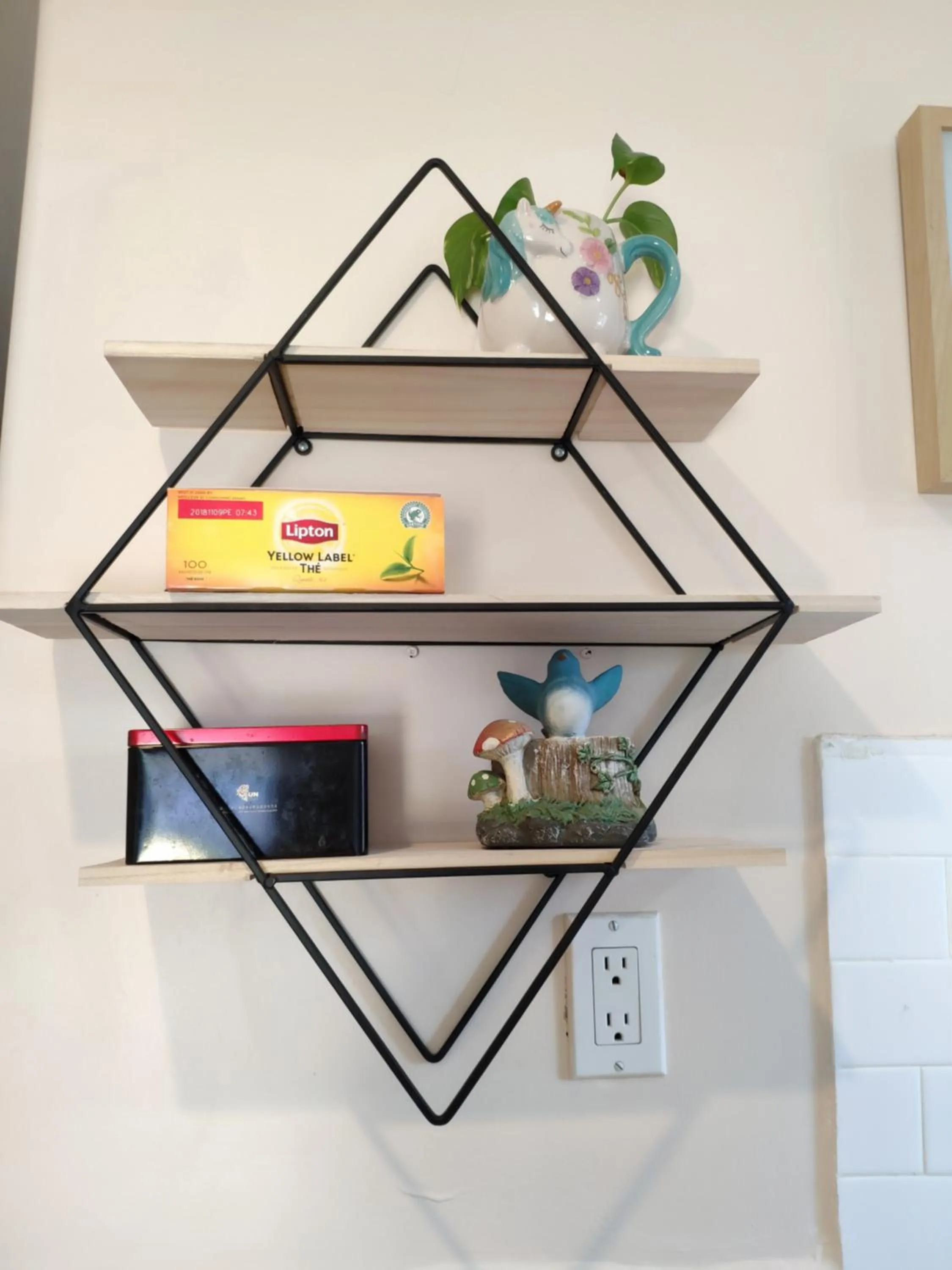 Decorative detail in Helen's House / Close to Skytrain and Airport