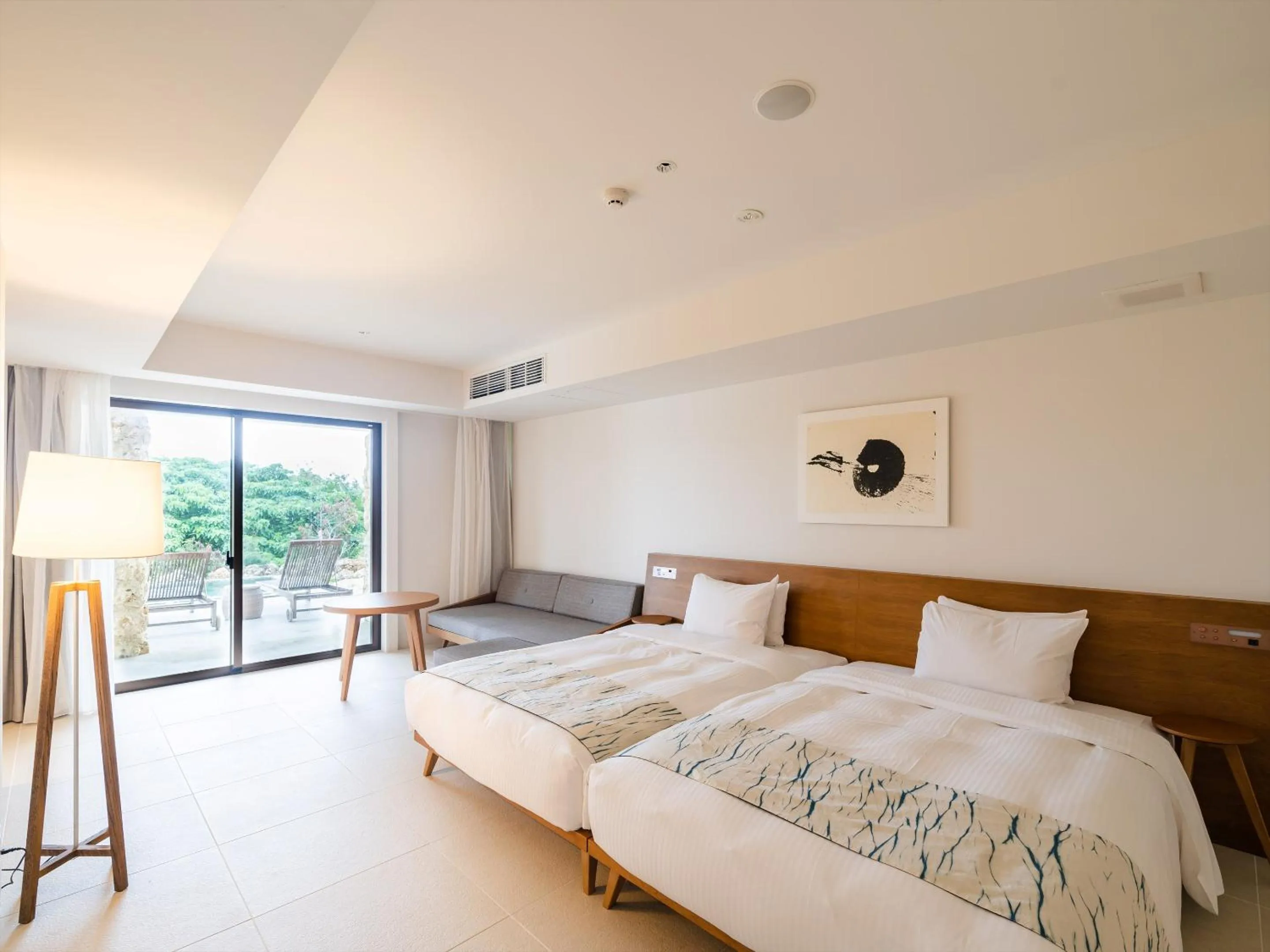 Photo of the whole room, Bed in The Rescape