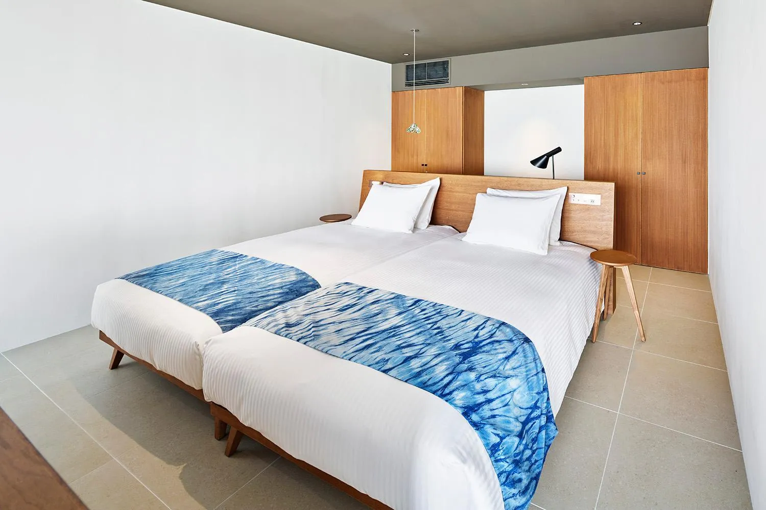 Photo of the whole room, Bed in The Rescape