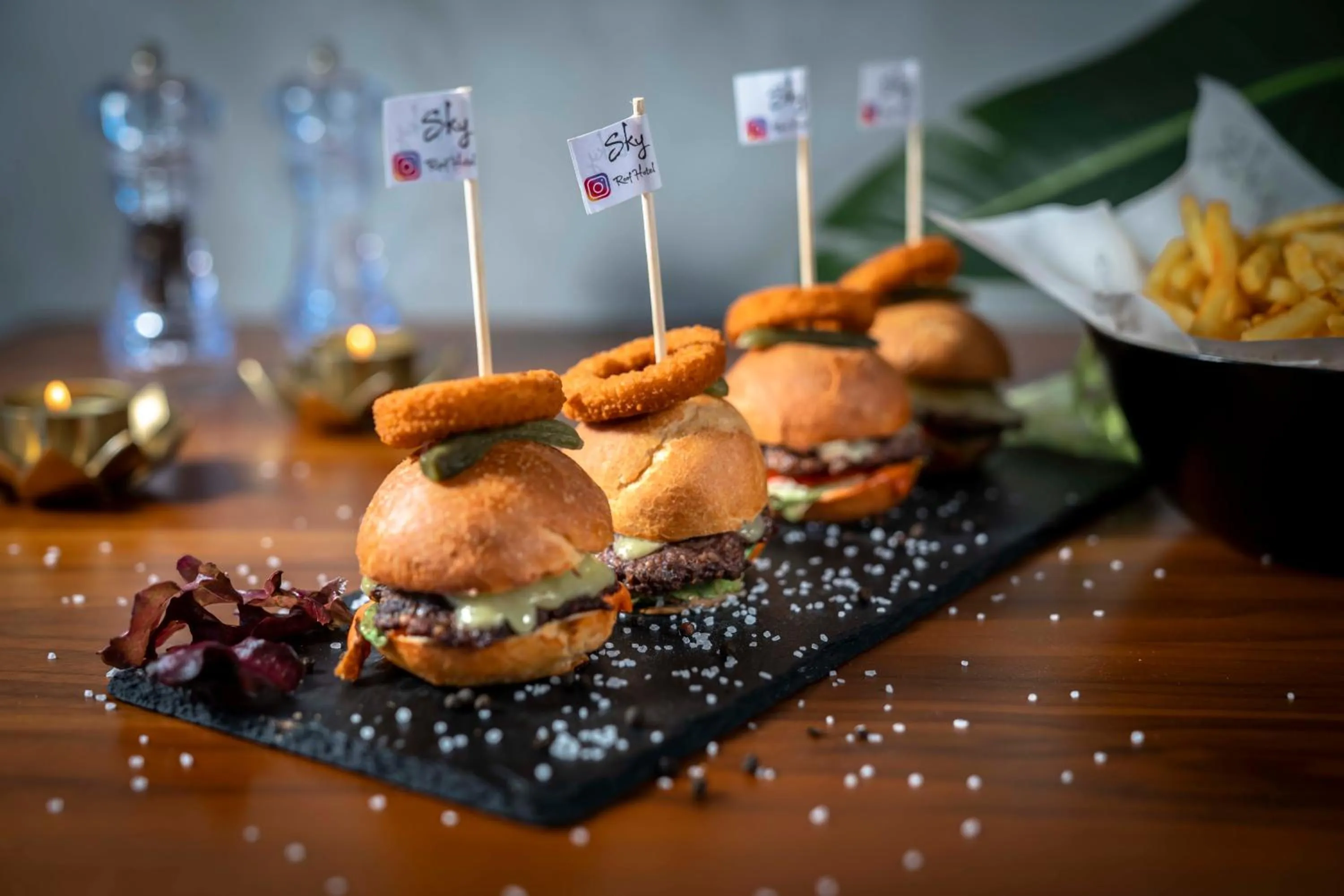 Restaurant/places to eat in Sky Roof Hotel