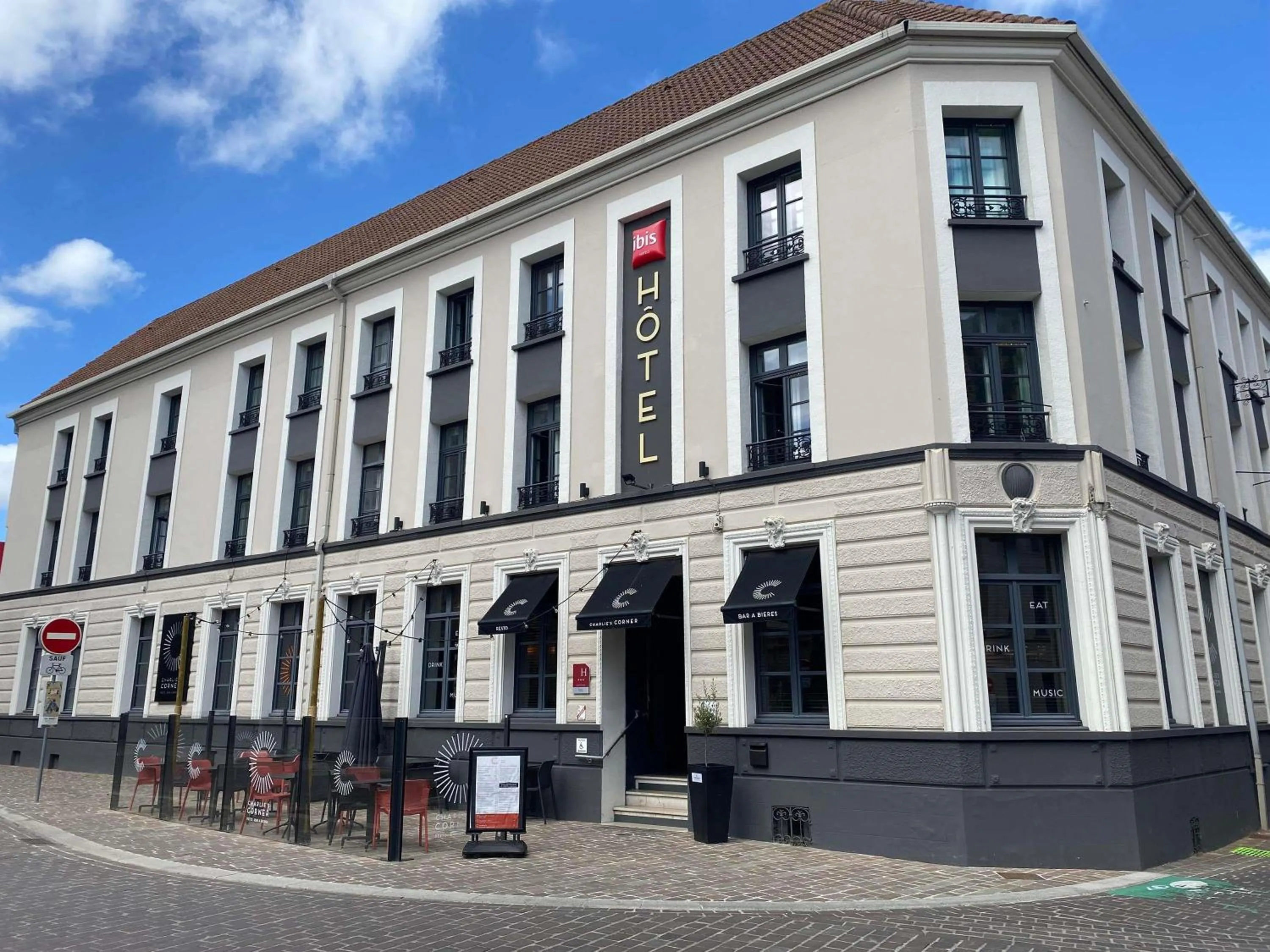 Property building in ibis Saint-Omer Centre