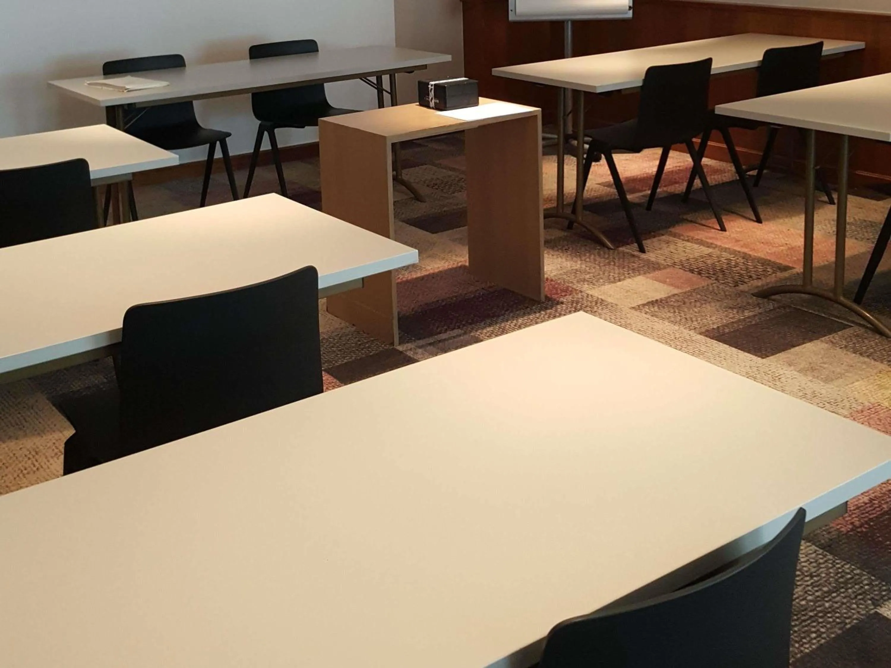 Meeting/conference room in ibis Saint-Omer Centre