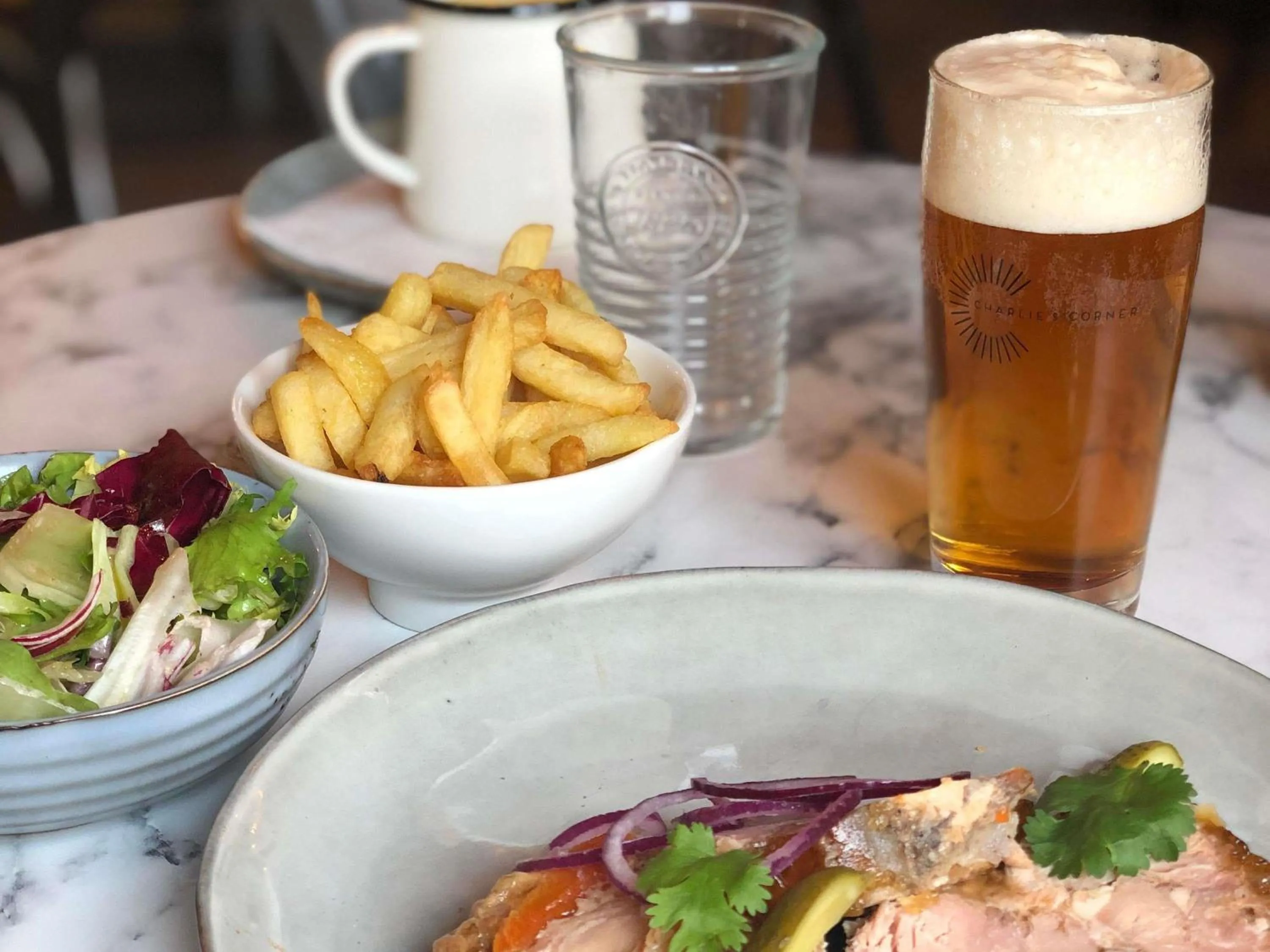 Restaurant/places to eat in ibis Saint-Omer Centre