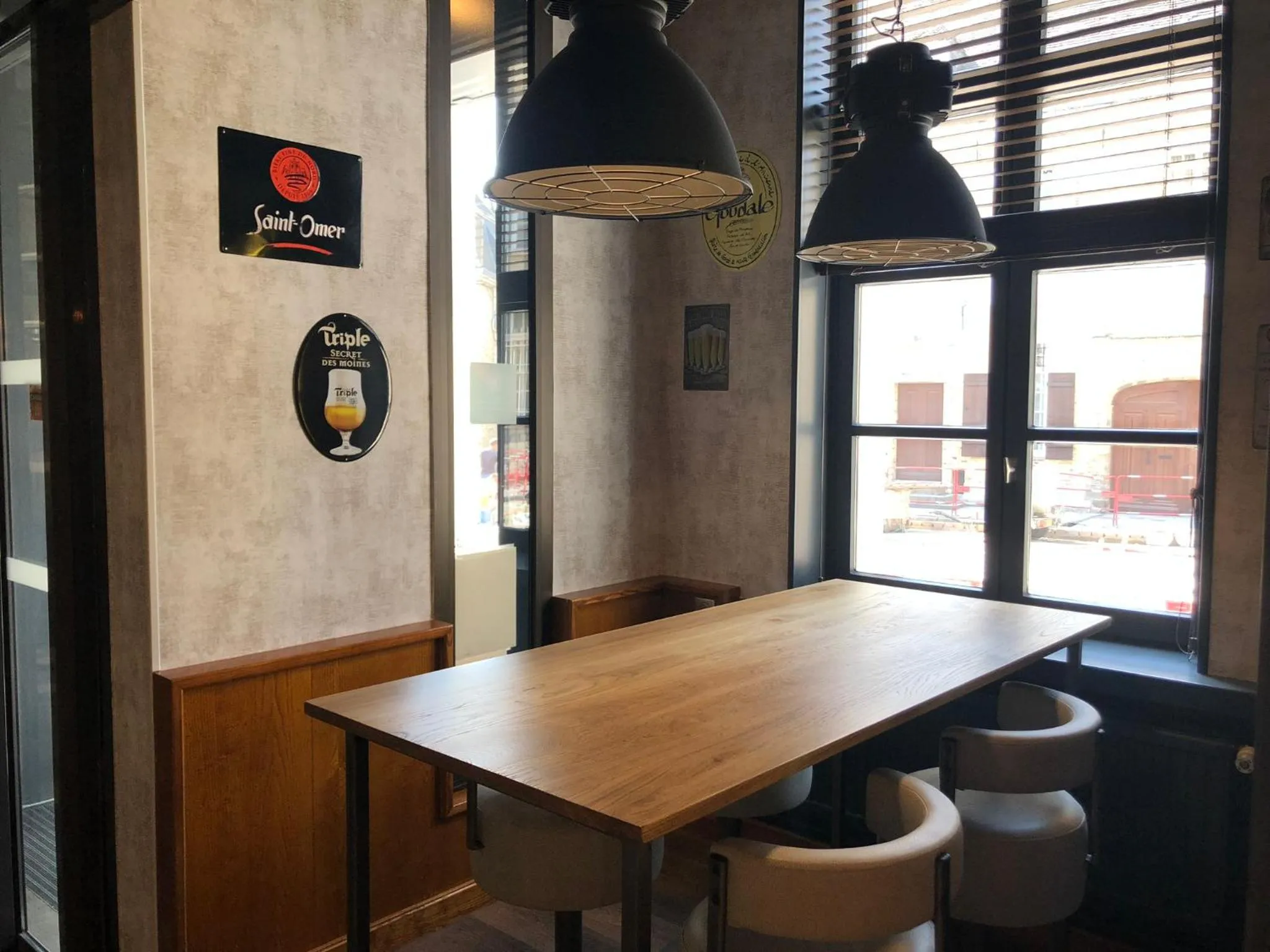 Seating area in ibis Saint-Omer Centre