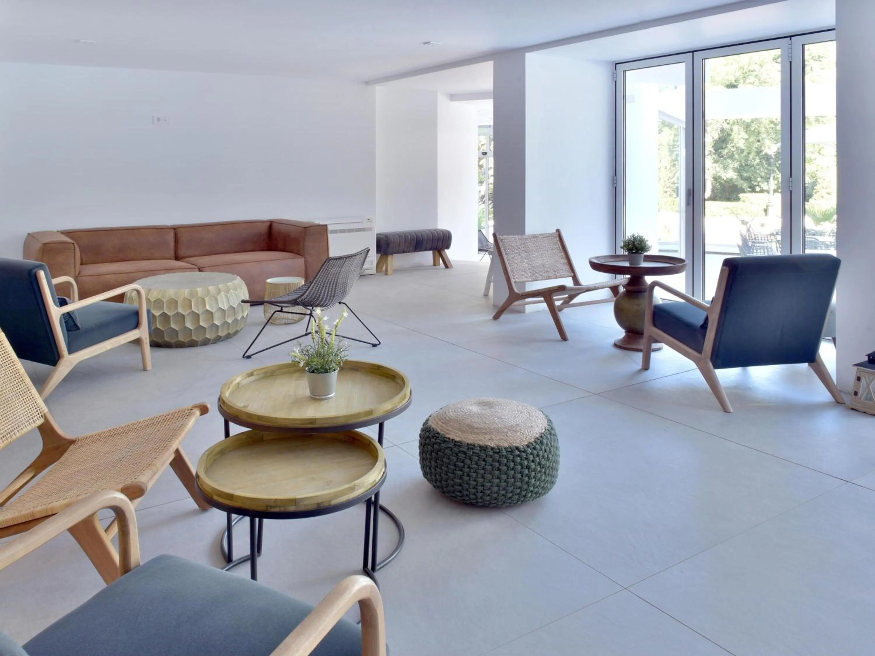 Property building in ibis Styles Golden Sands Roomer Hotel