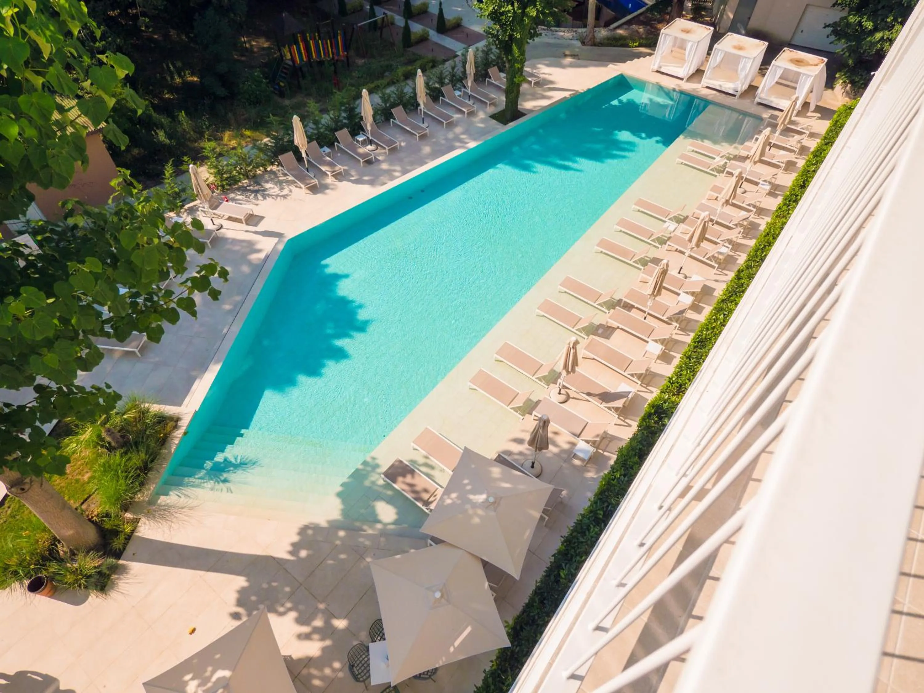Pool view in ibis Styles Golden Sands Roomer Hotel