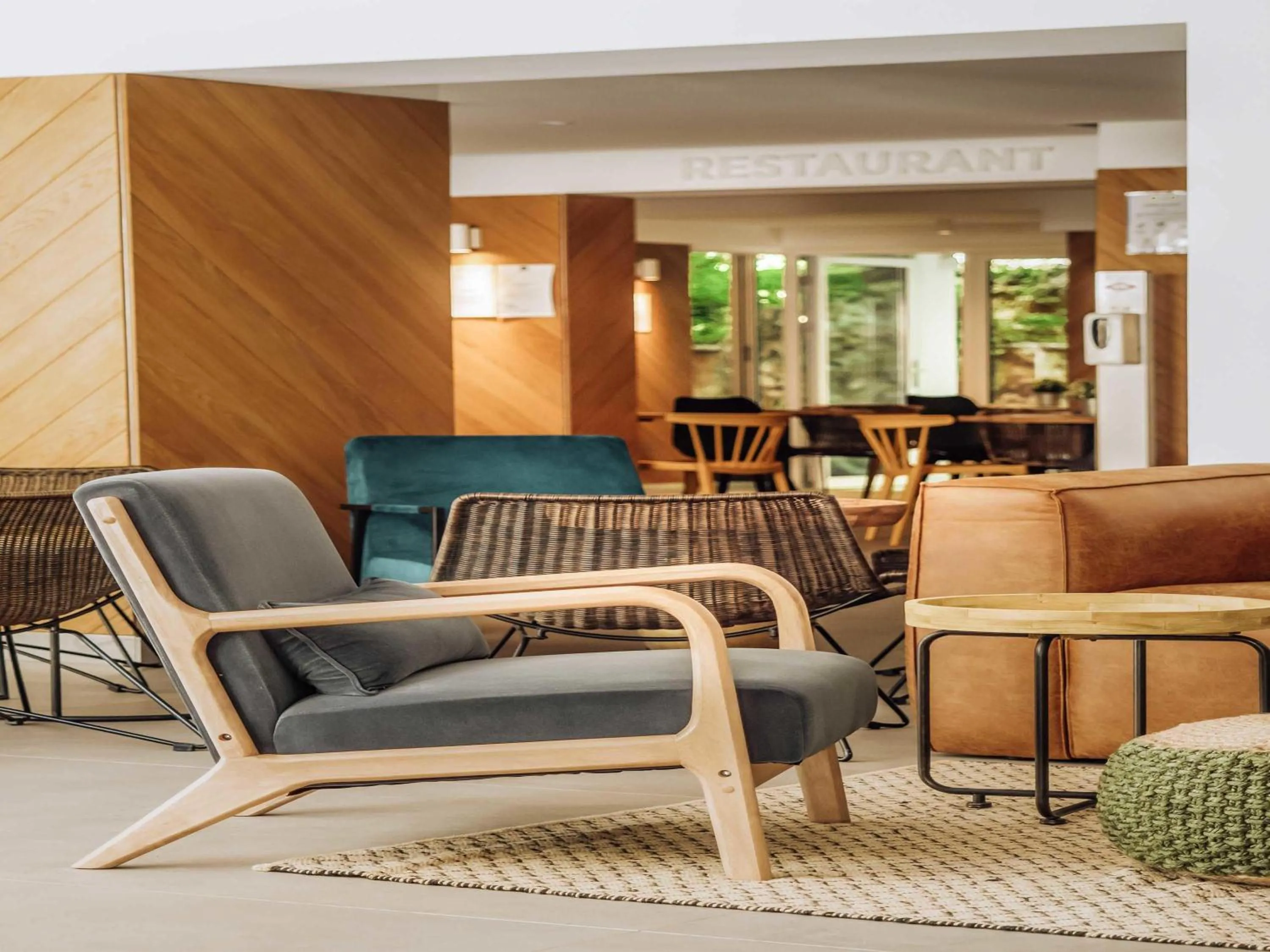 Restaurant/places to eat in ibis Styles Golden Sands Roomer Hotel