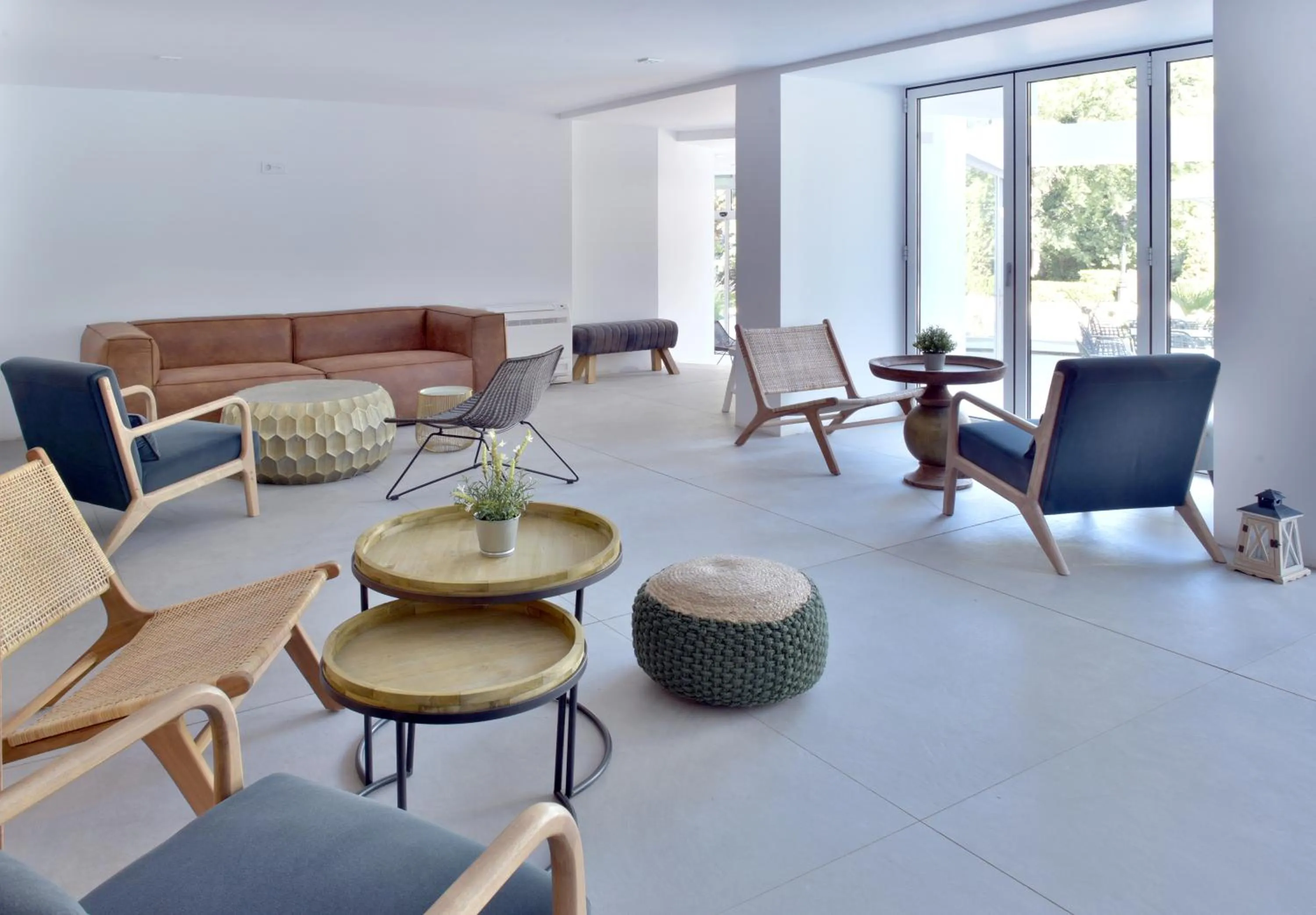 Lobby or reception in ibis Styles Golden Sands Roomer Hotel