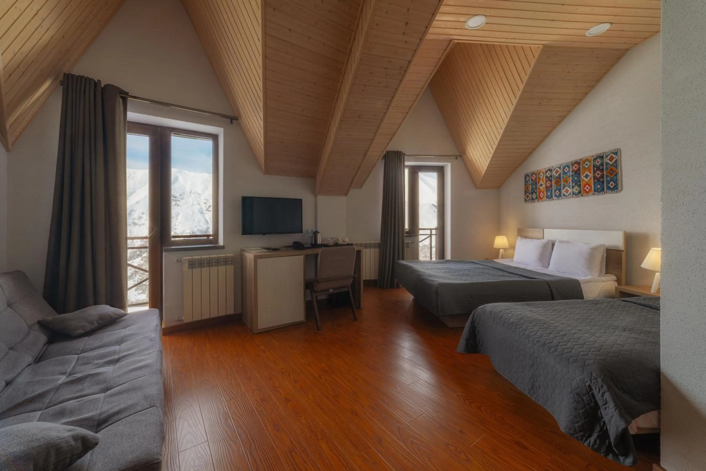 Ereto Hotel by SnowTime