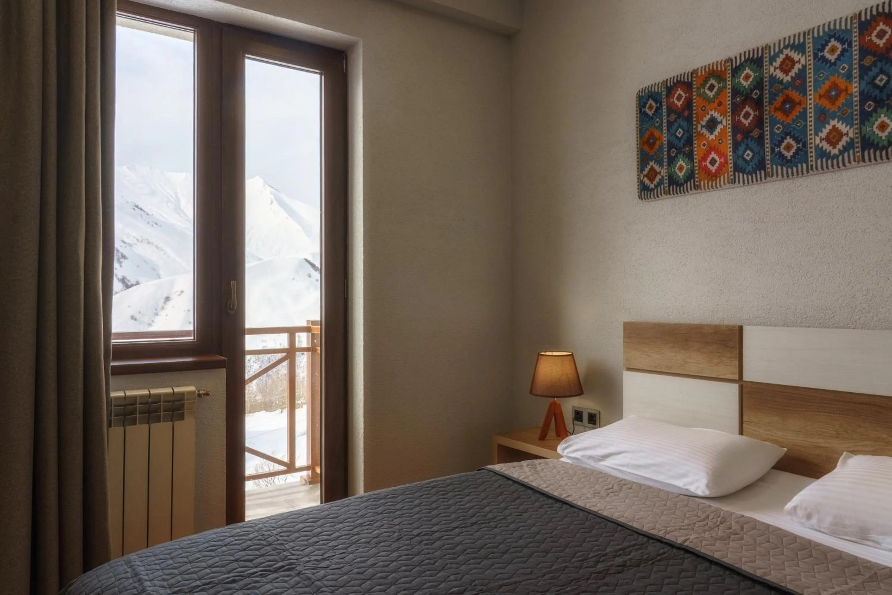 Ereto Hotel by SnowTime