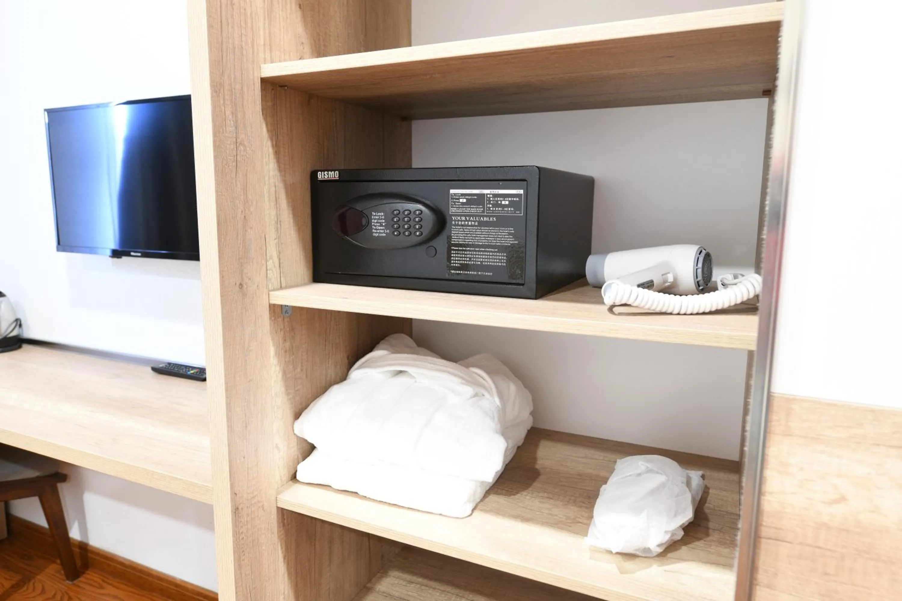 TV and multimedia in Hotel Ereto