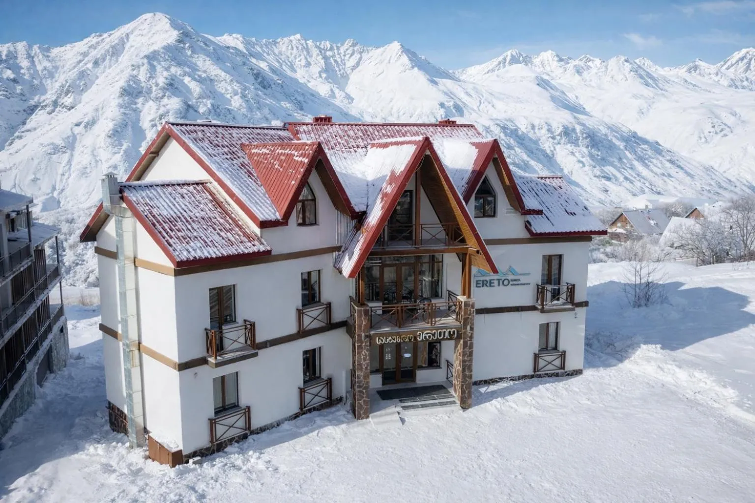 Ereto Hotel by SnowTime
