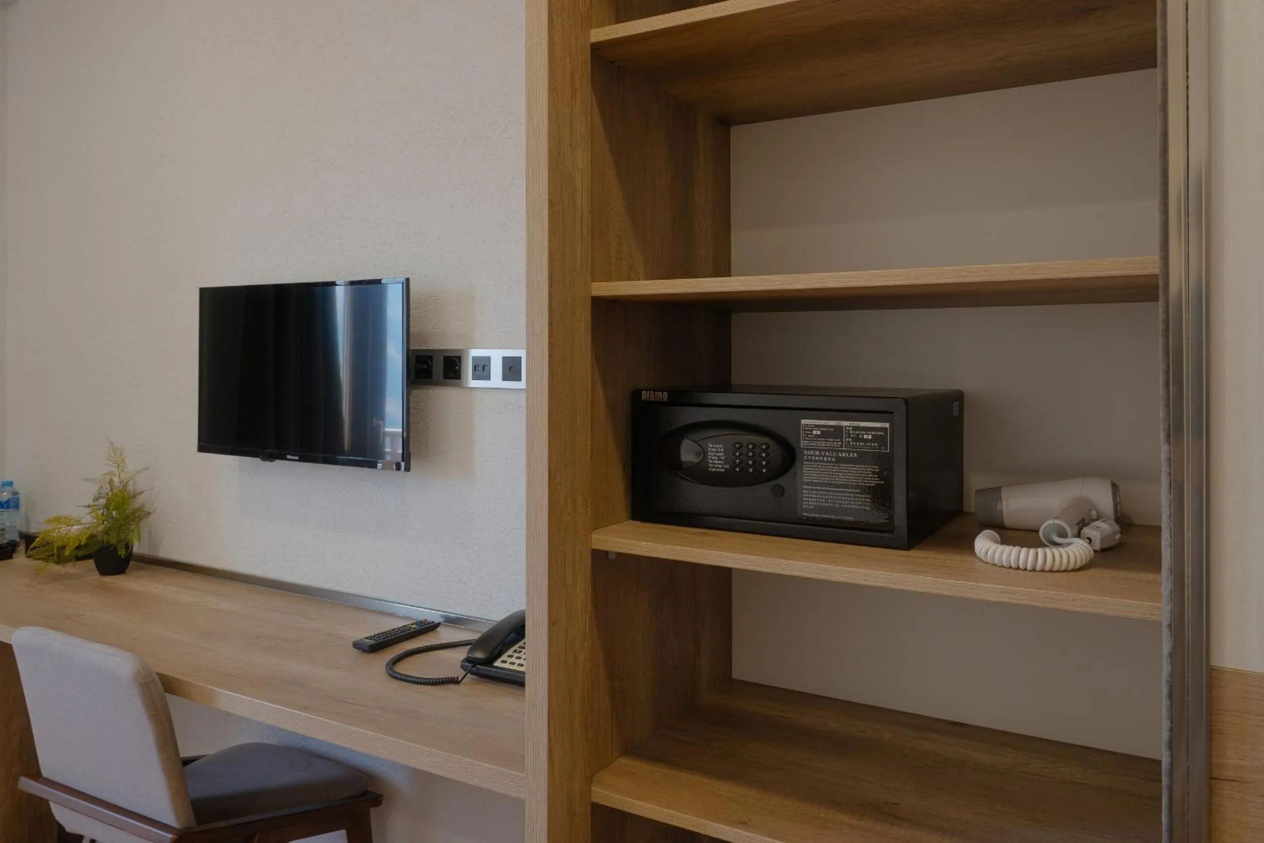 Ereto Hotel by SnowTime