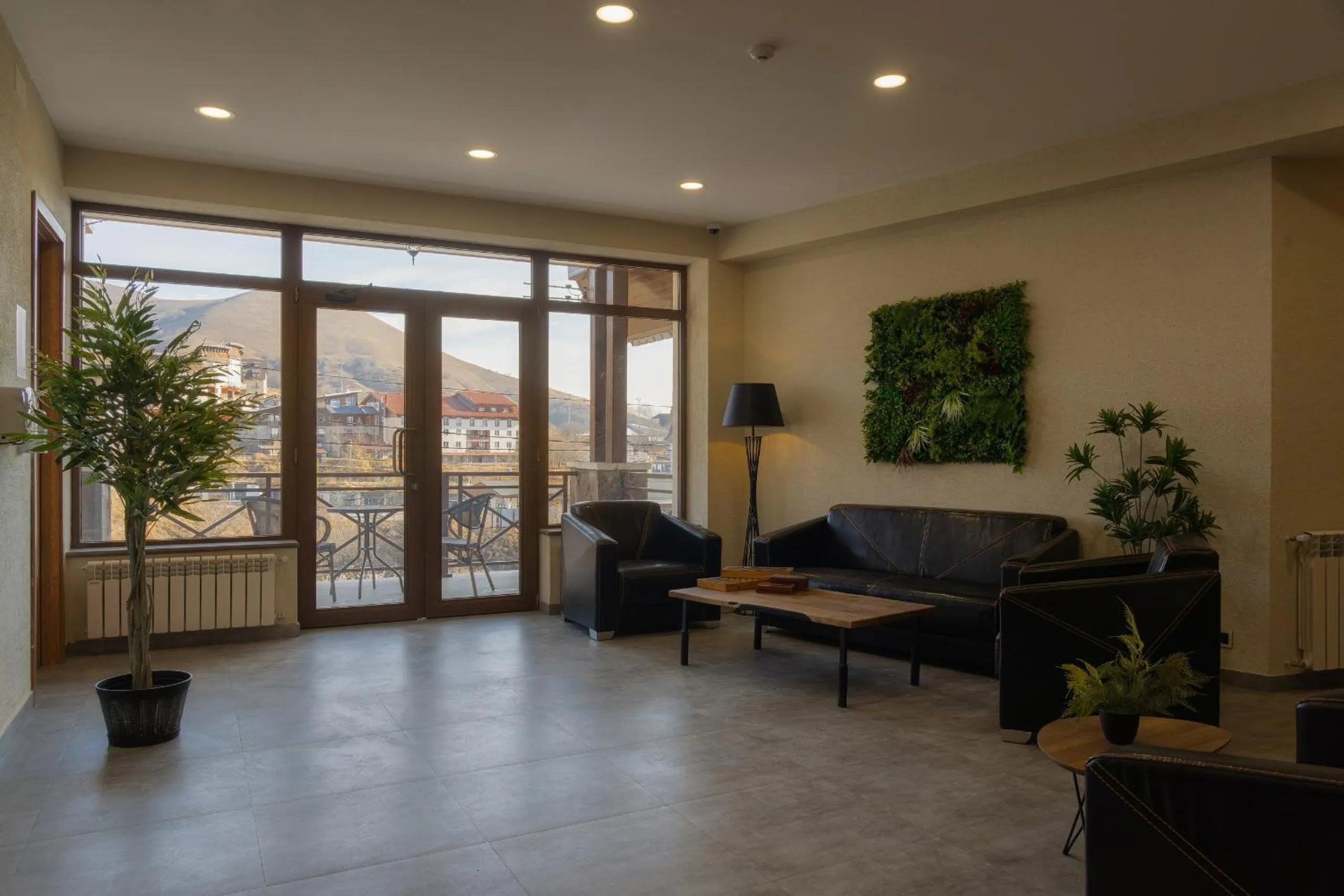 Ereto Hotel by SnowTime