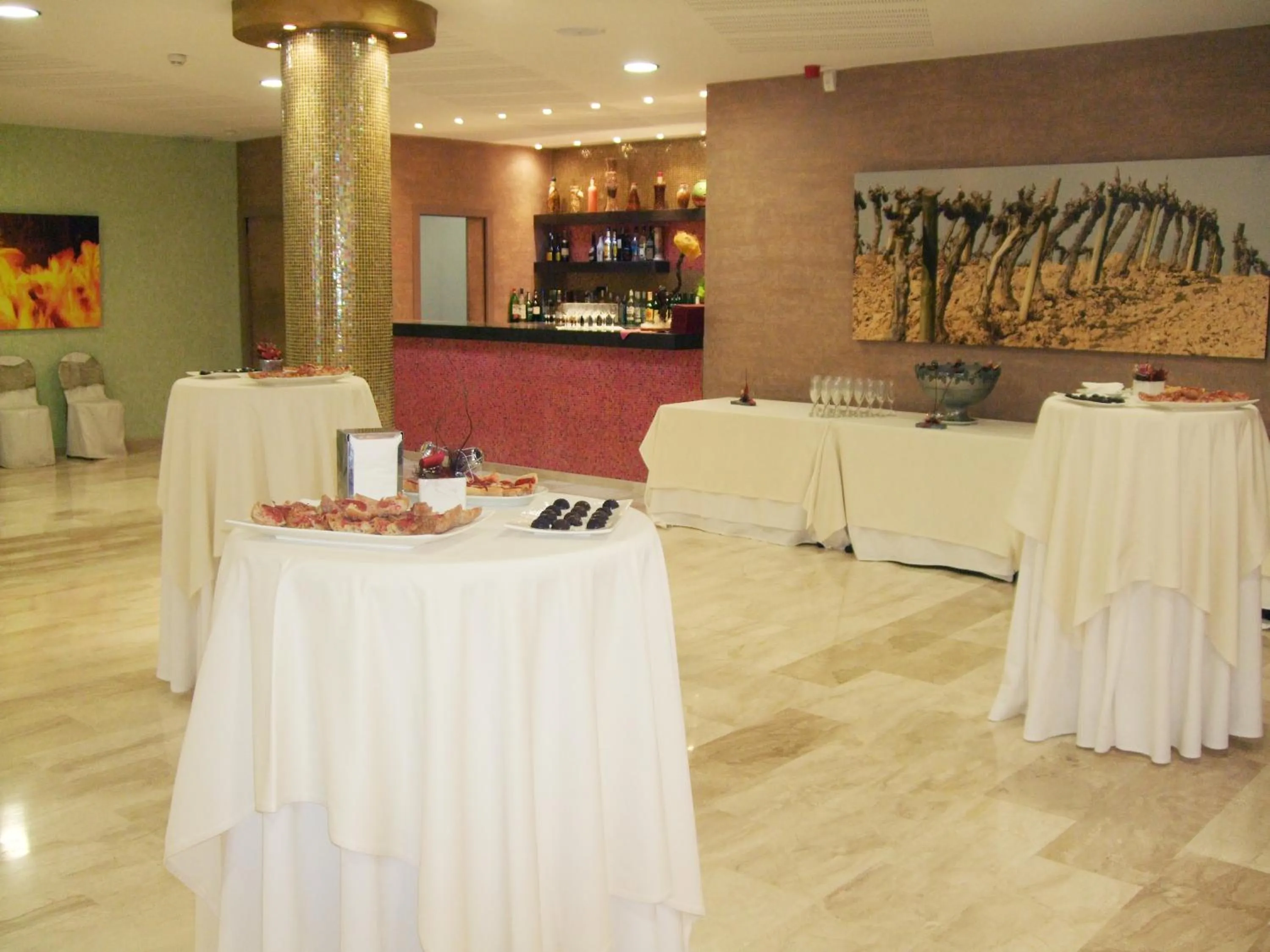 Lounge or bar in Hotel Fonda Neus