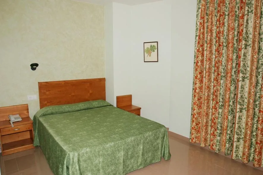 Decorative detail, Bed in Hotel Fonda Neus