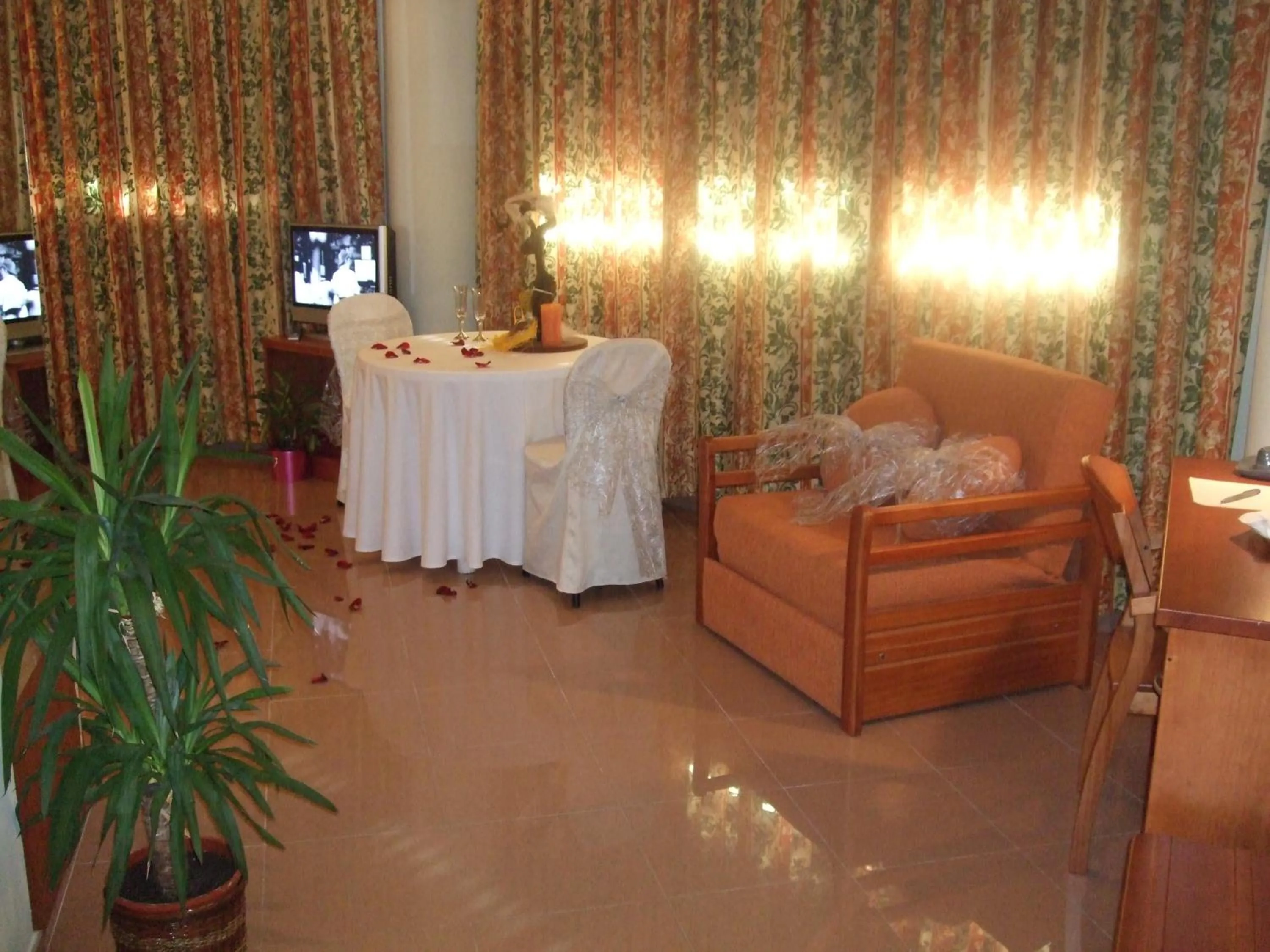 Photo of the whole room in Hotel Fonda Neus