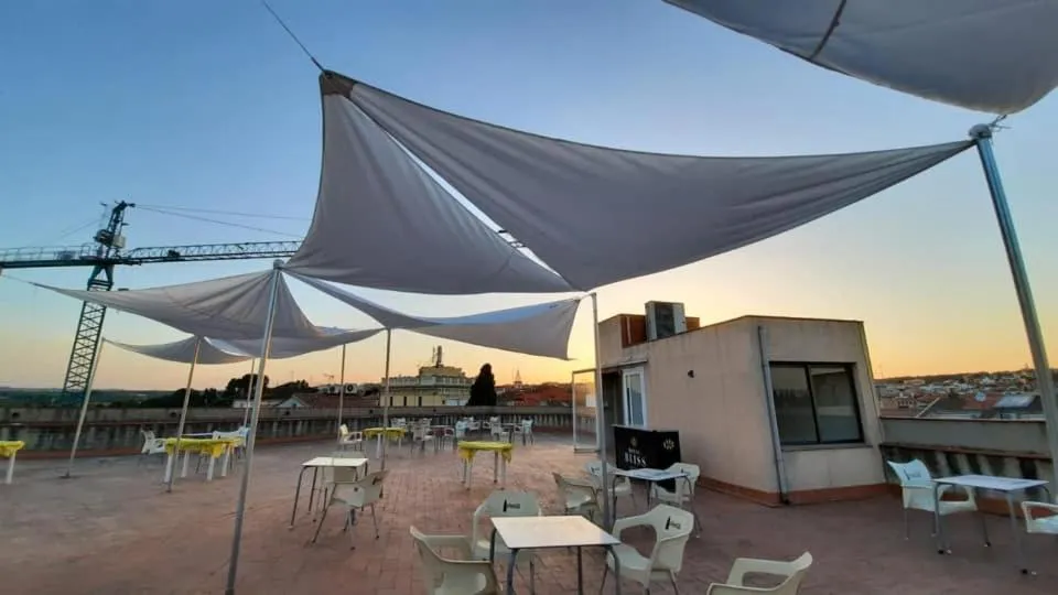 Restaurant/places to eat in Hotel Fonda Neus