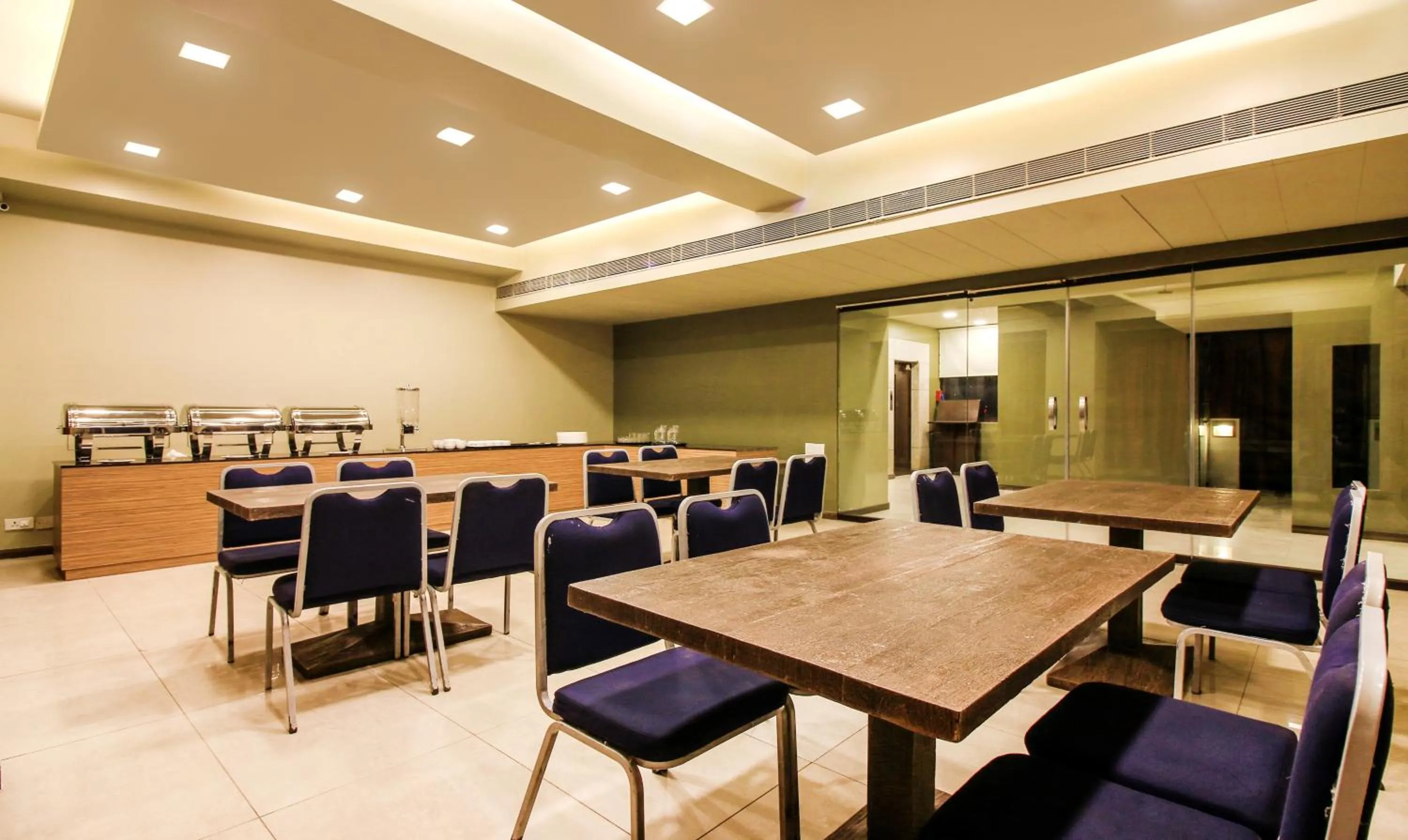 Restaurant/places to eat in The Legend Hotel- Santacruz Near Mumbai International Airport