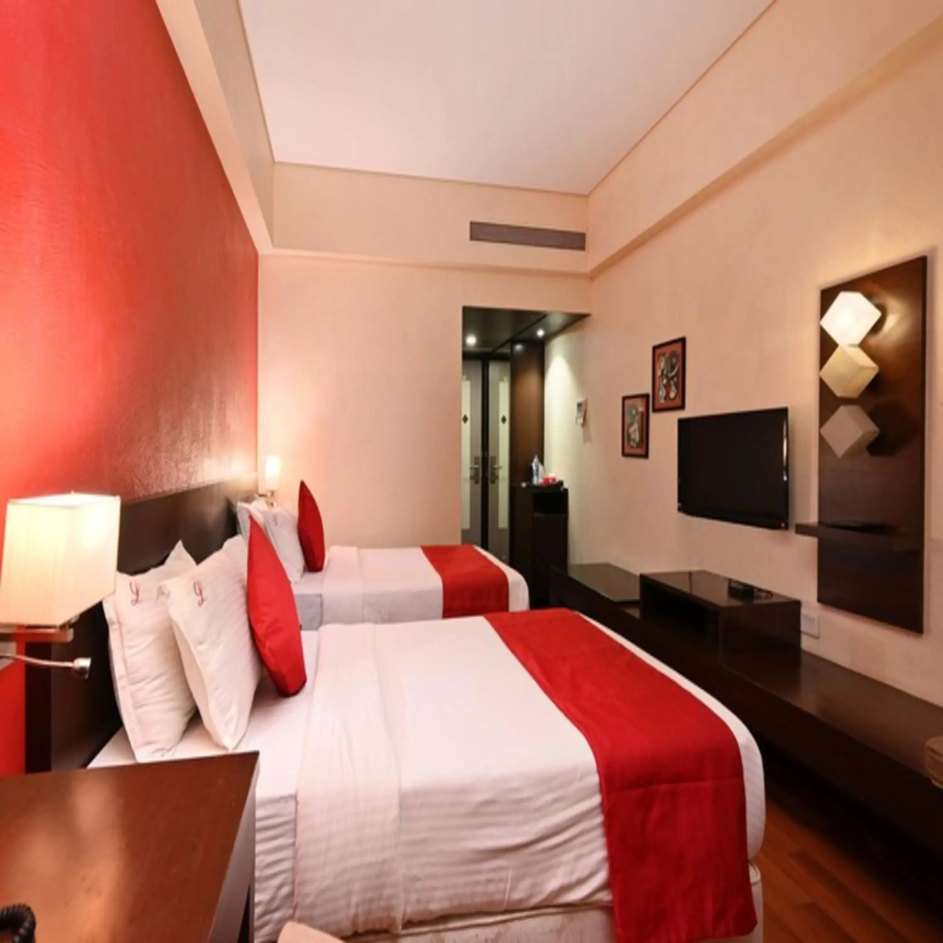 Deluxe Double or Twin Room - single occupancy in The Legend Hotel- Santacruz Near Mumbai International Airport Deluxe Double or Twin Room - single occupancy in The Legend Hotel- Santacruz Near Mumbai International Airport