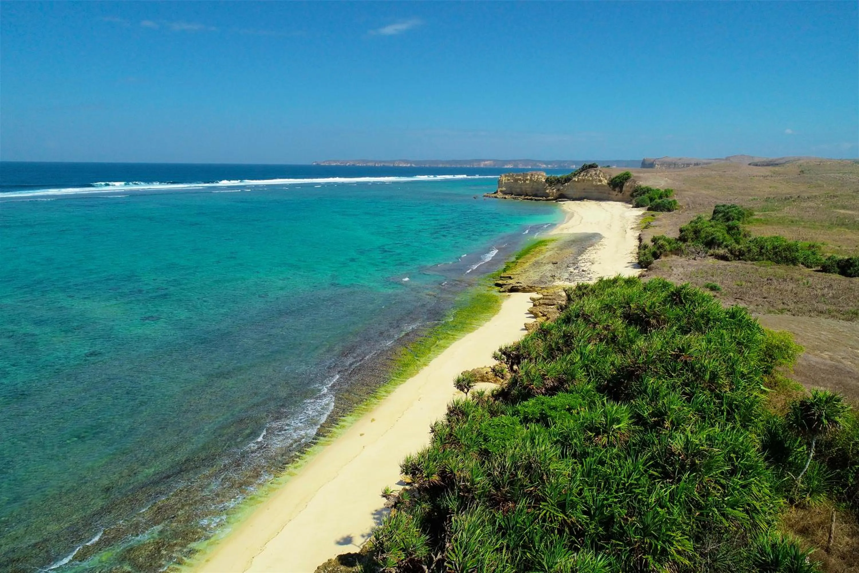 Ekas Surf Resort & Surf Camp