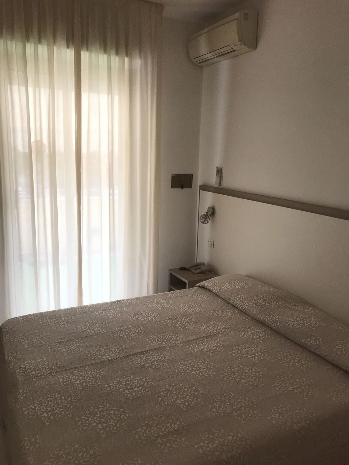 Bed in Hotel Rivamare