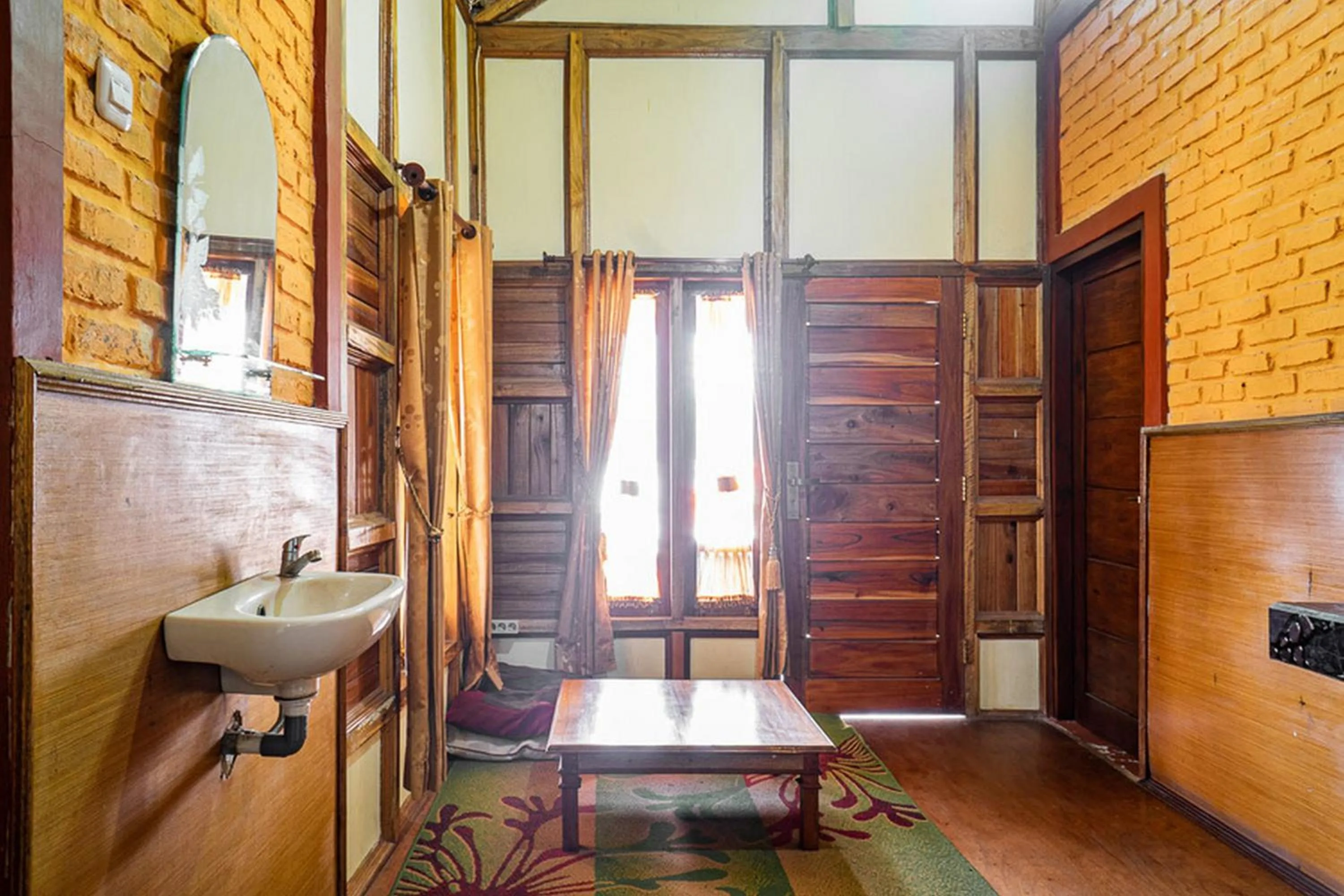 RedDoorz near Kawah Putih Ciwidey