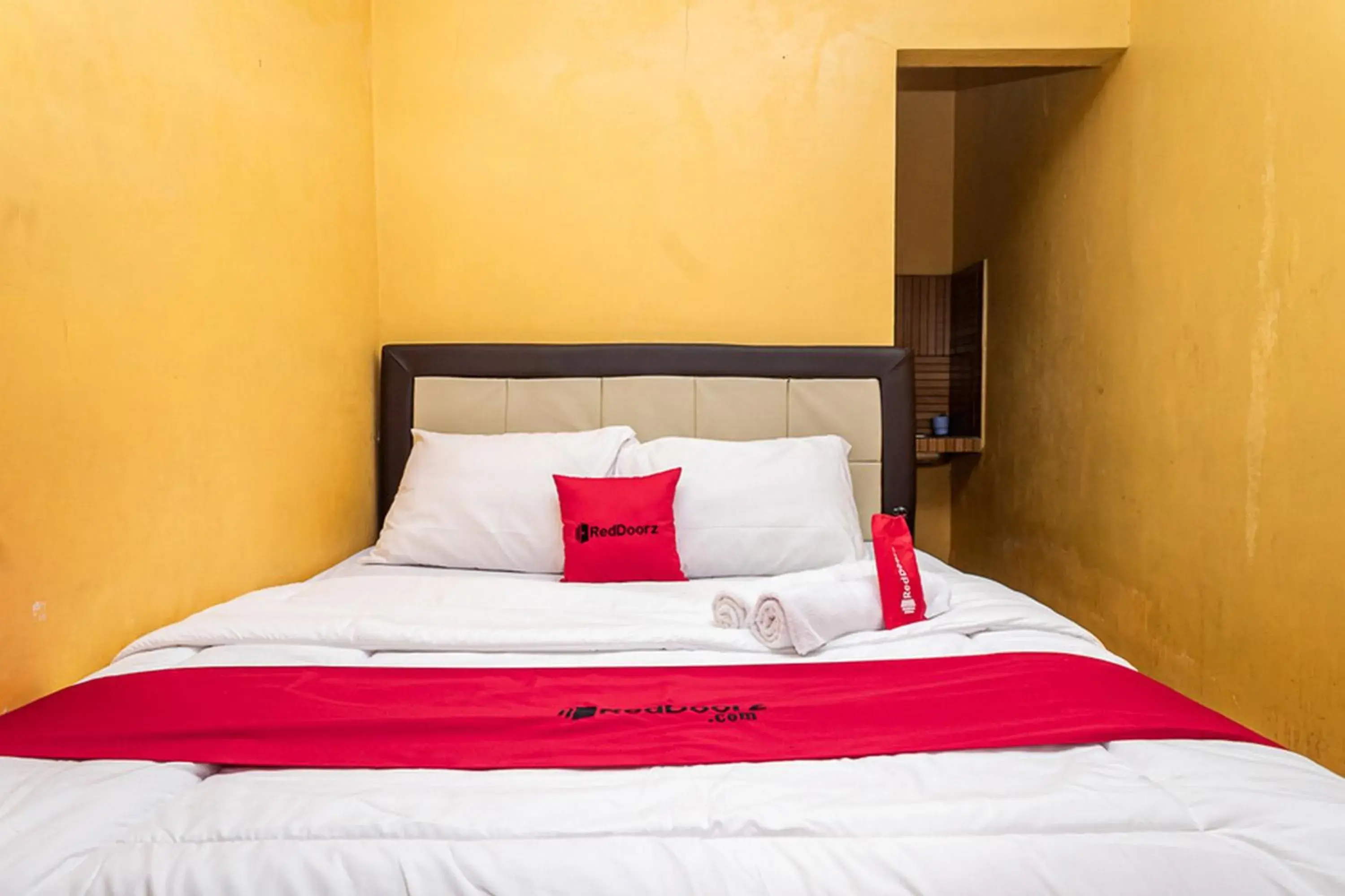 Executive Suite in RedDoorz near Kawah Putih Ciwidey Executive Suite in RedDoorz near Kawah Putih Ciwidey