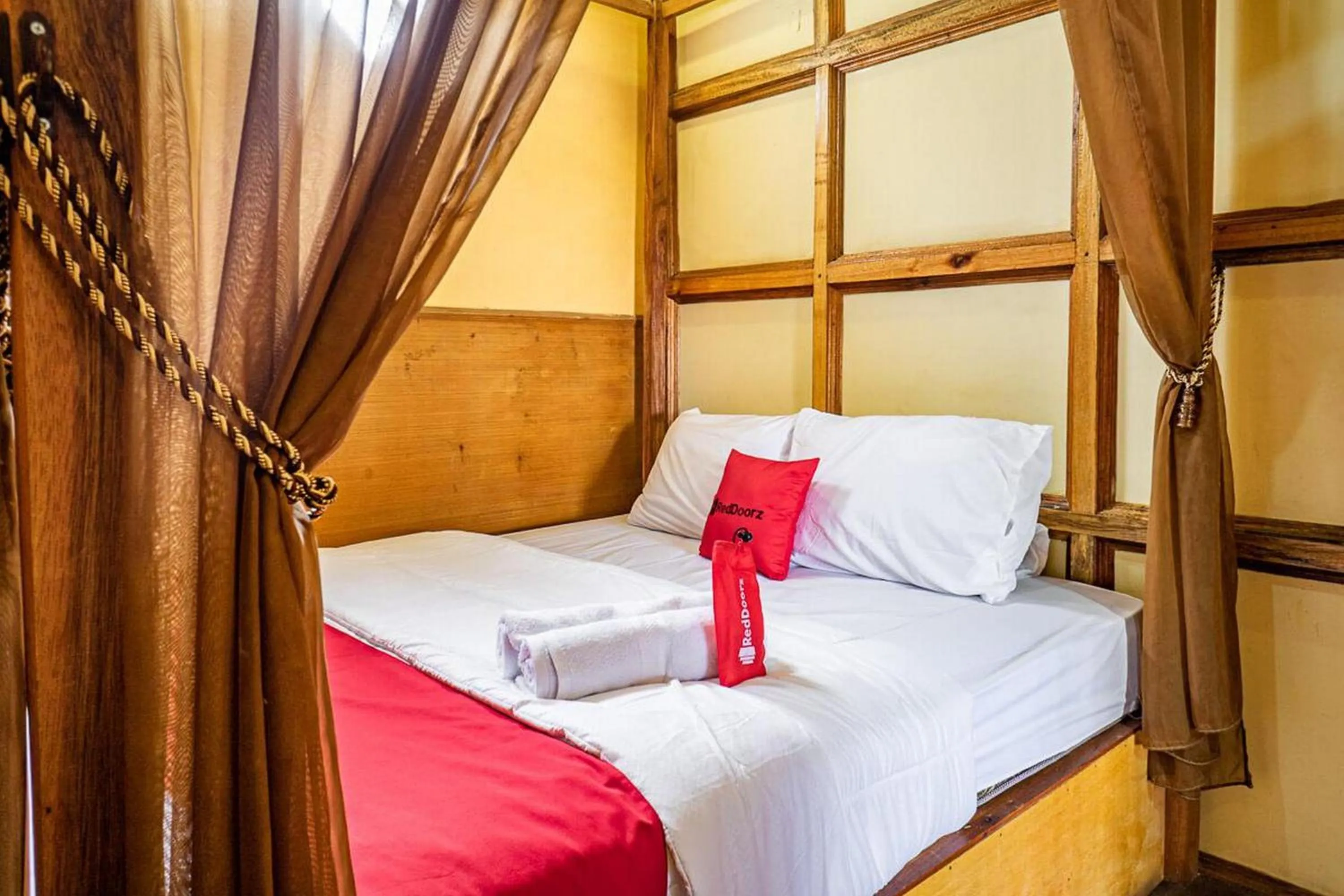 Bedroom, Bed in RedDoorz near Kawah Putih Ciwidey