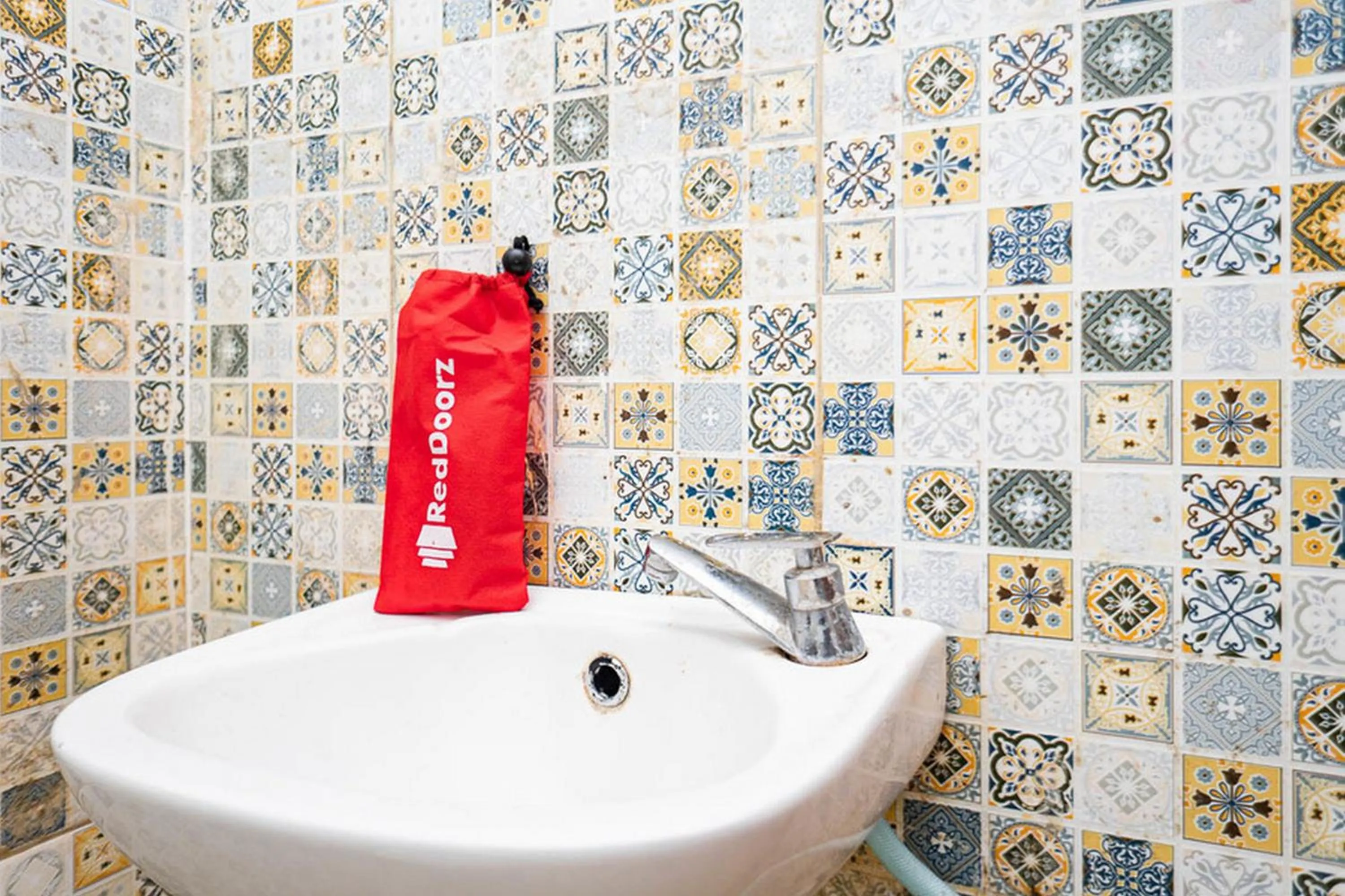 RedDoorz near Kawah Putih Ciwidey