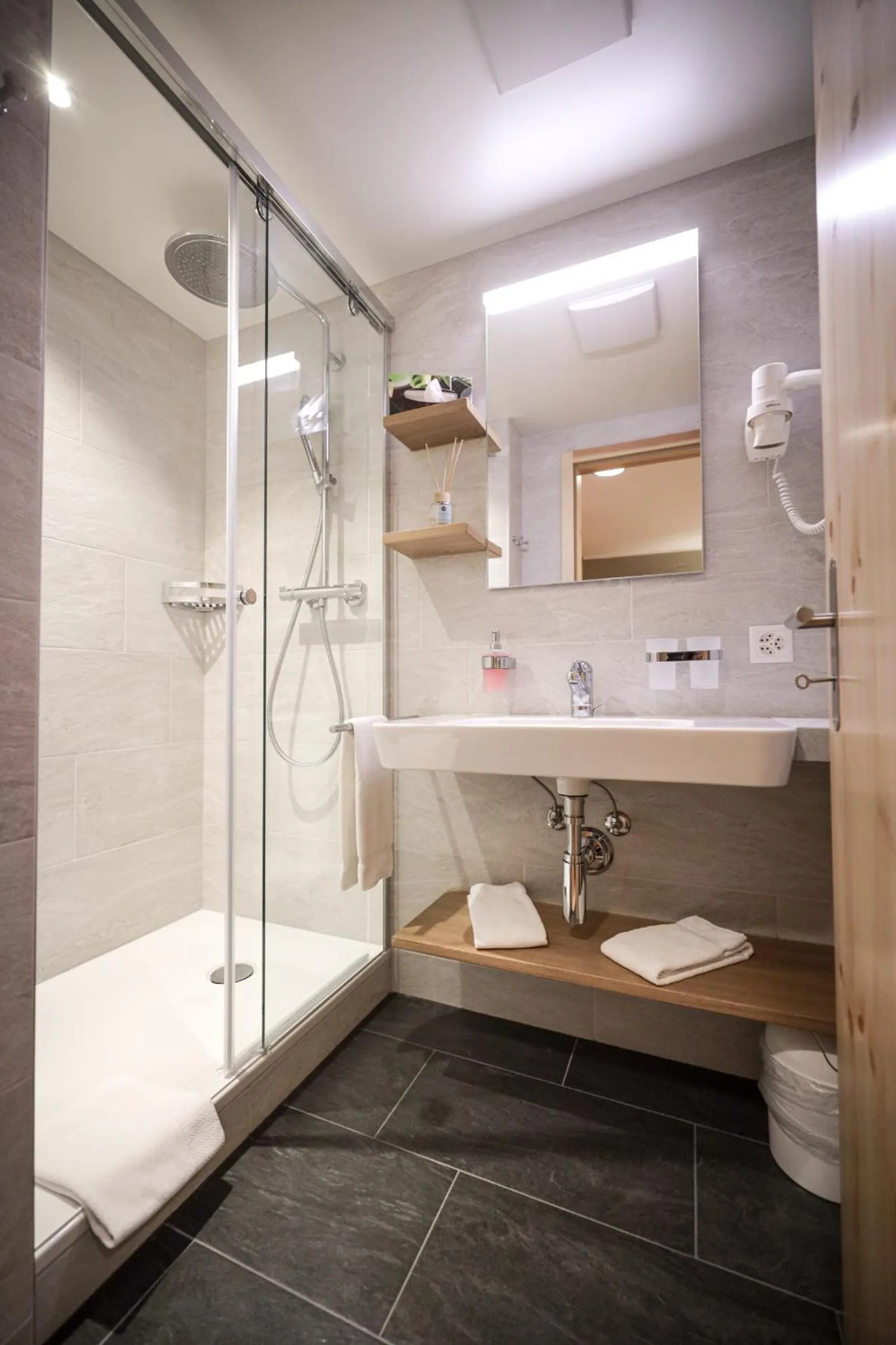 Bathroom in Hotel Sonnenhalde, Arosa