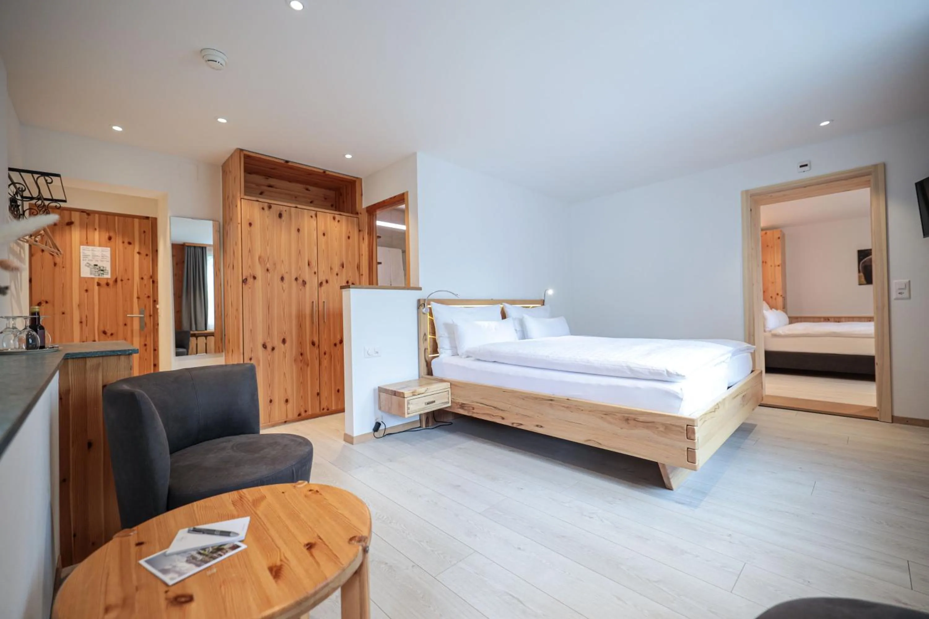 Photo of the whole room, Bed in Hotel Sonnenhalde, Arosa